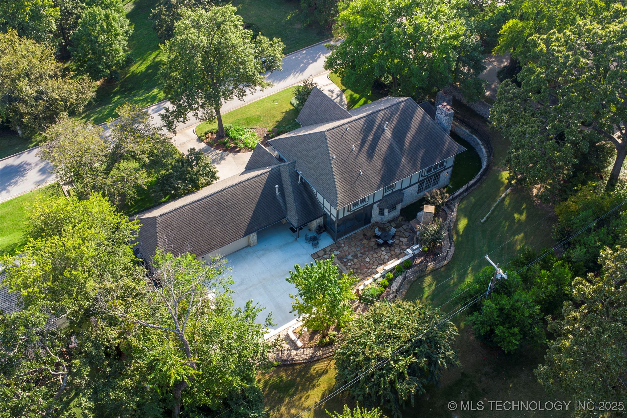 3133 E 68th Street Property Photo 75