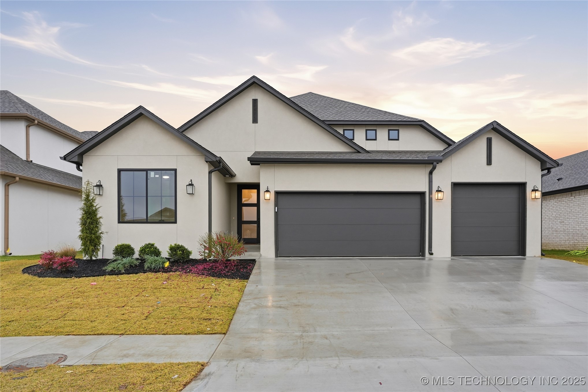 12917 S 21st Place E Property Photo 1