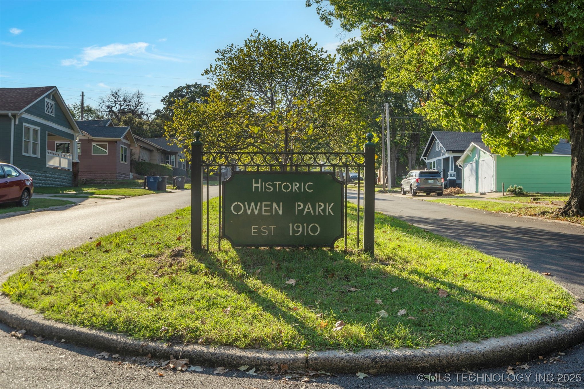 1315 W Easton Street Property Photo 2