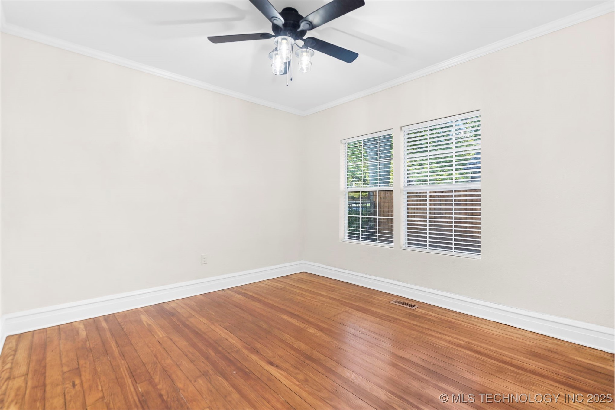 1315 W Easton Street Property Photo 14