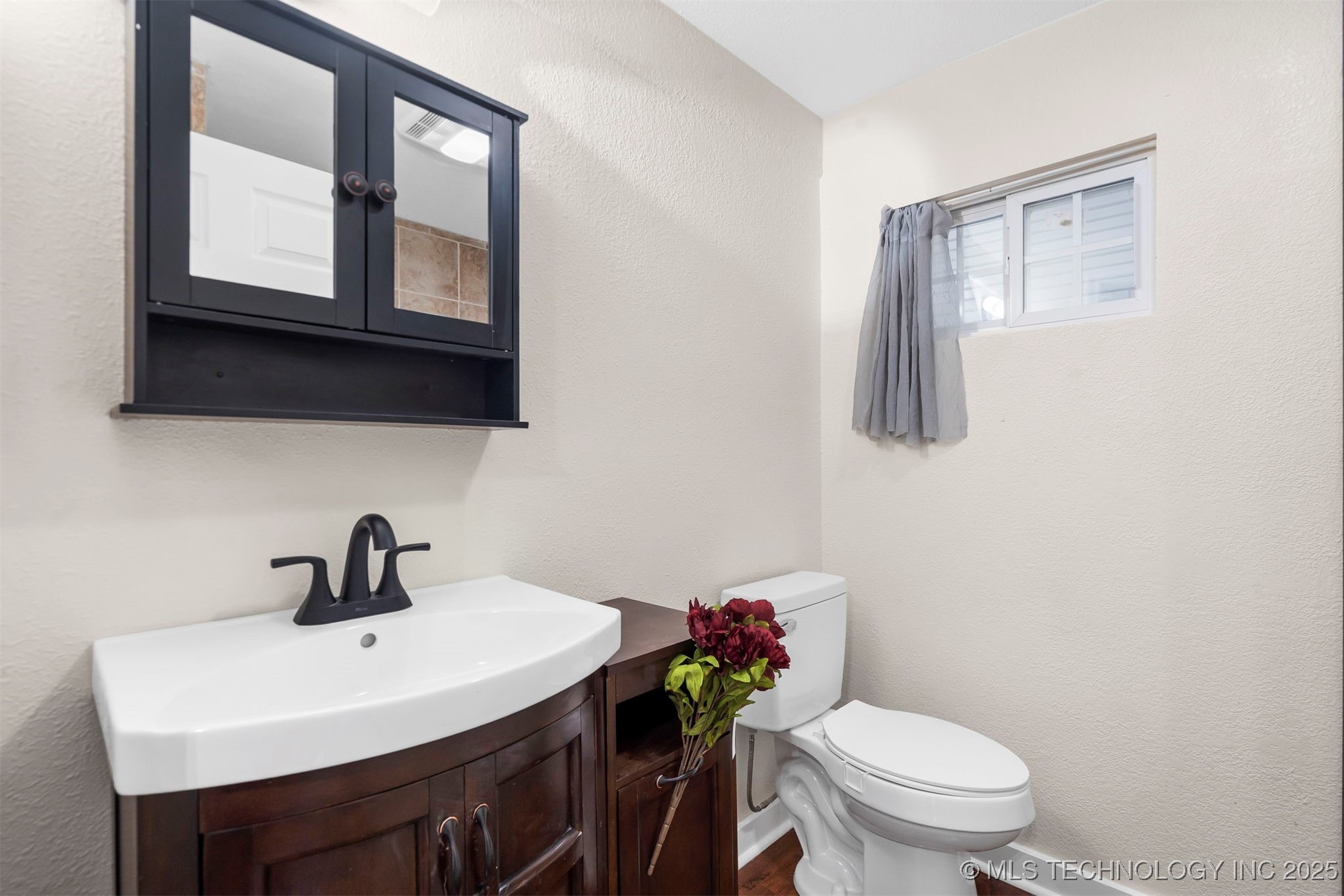 1315 W Easton Street Property Photo 22