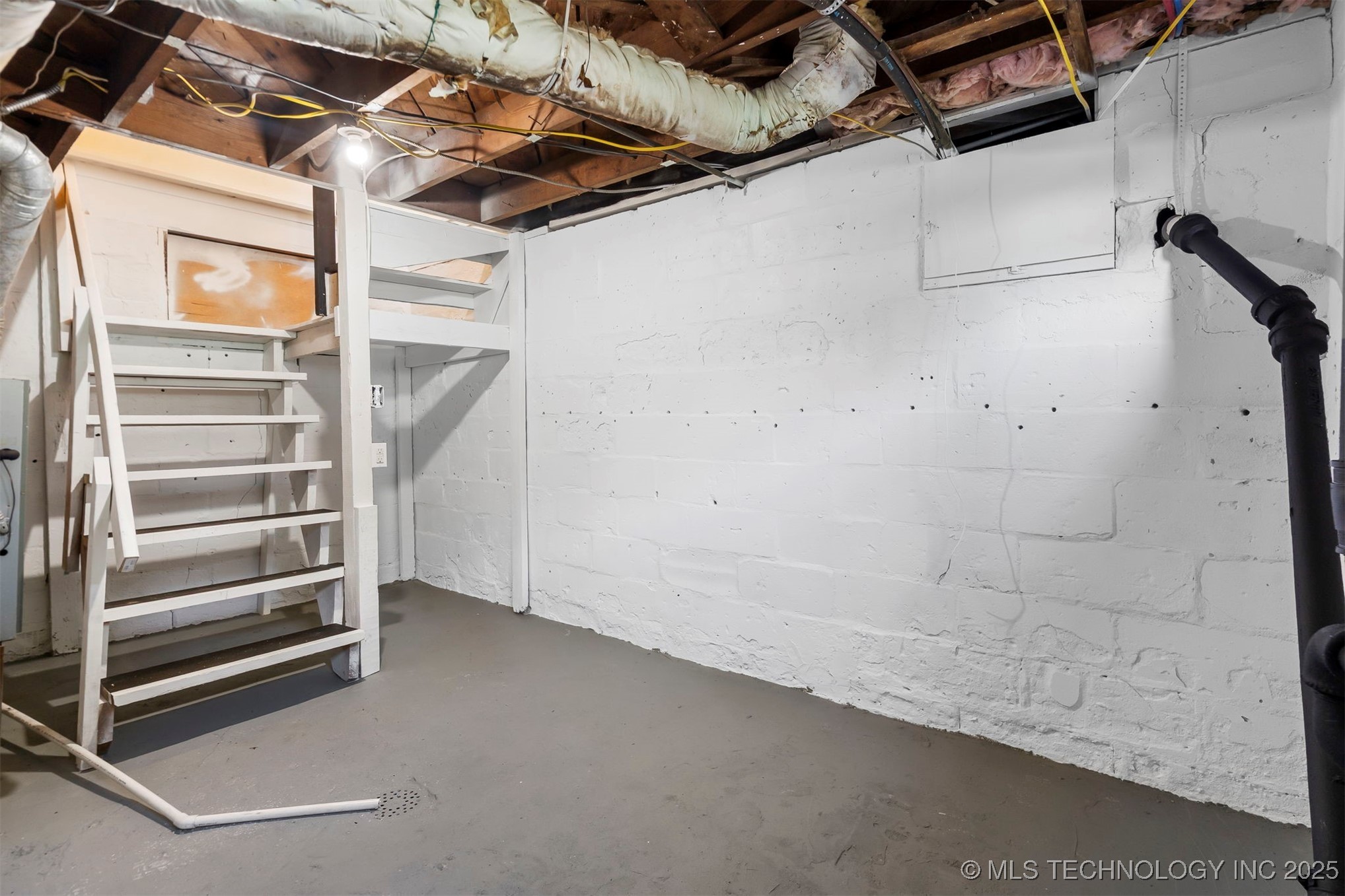 1315 W Easton Street Property Photo 25