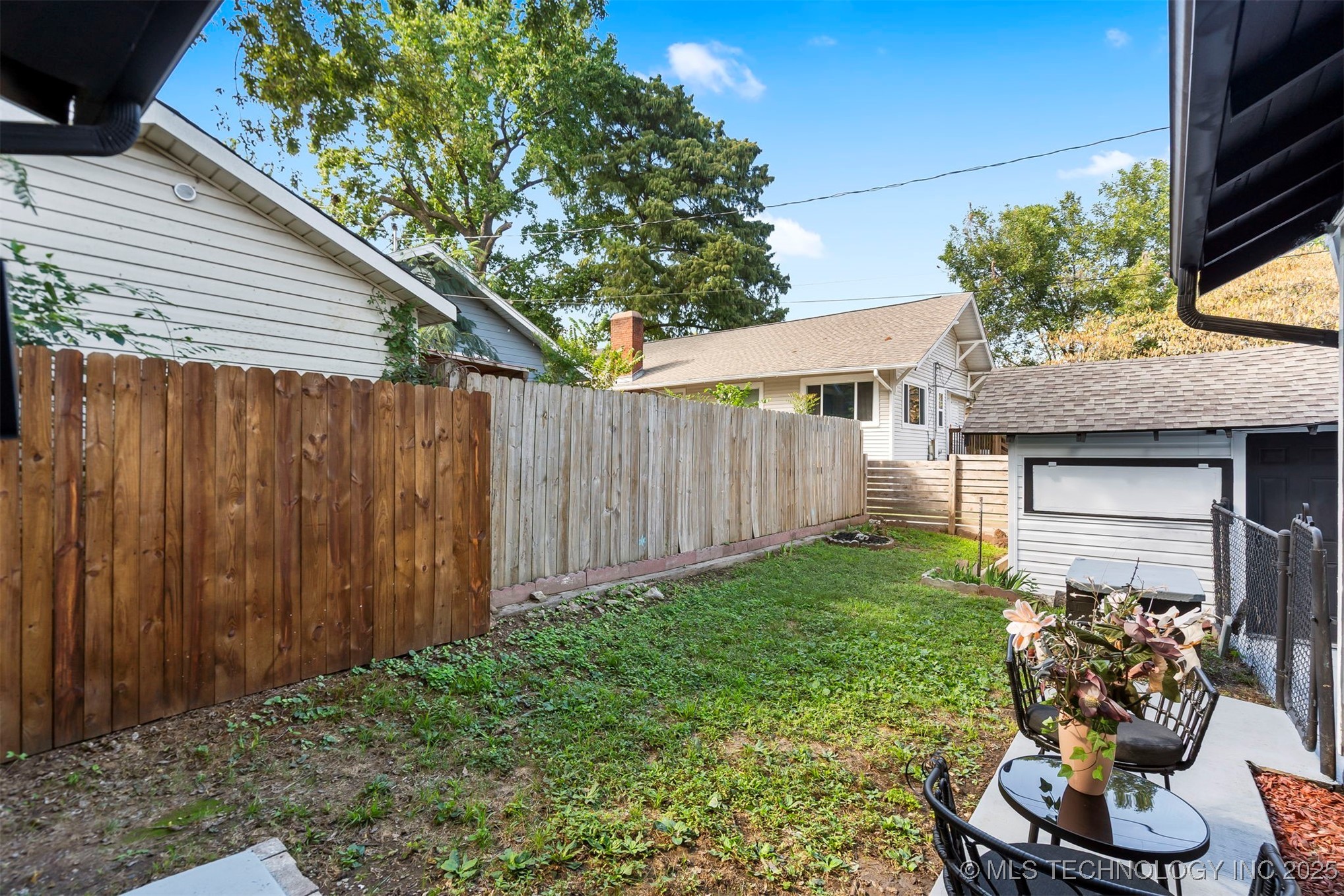 1315 W Easton Street Property Photo 26