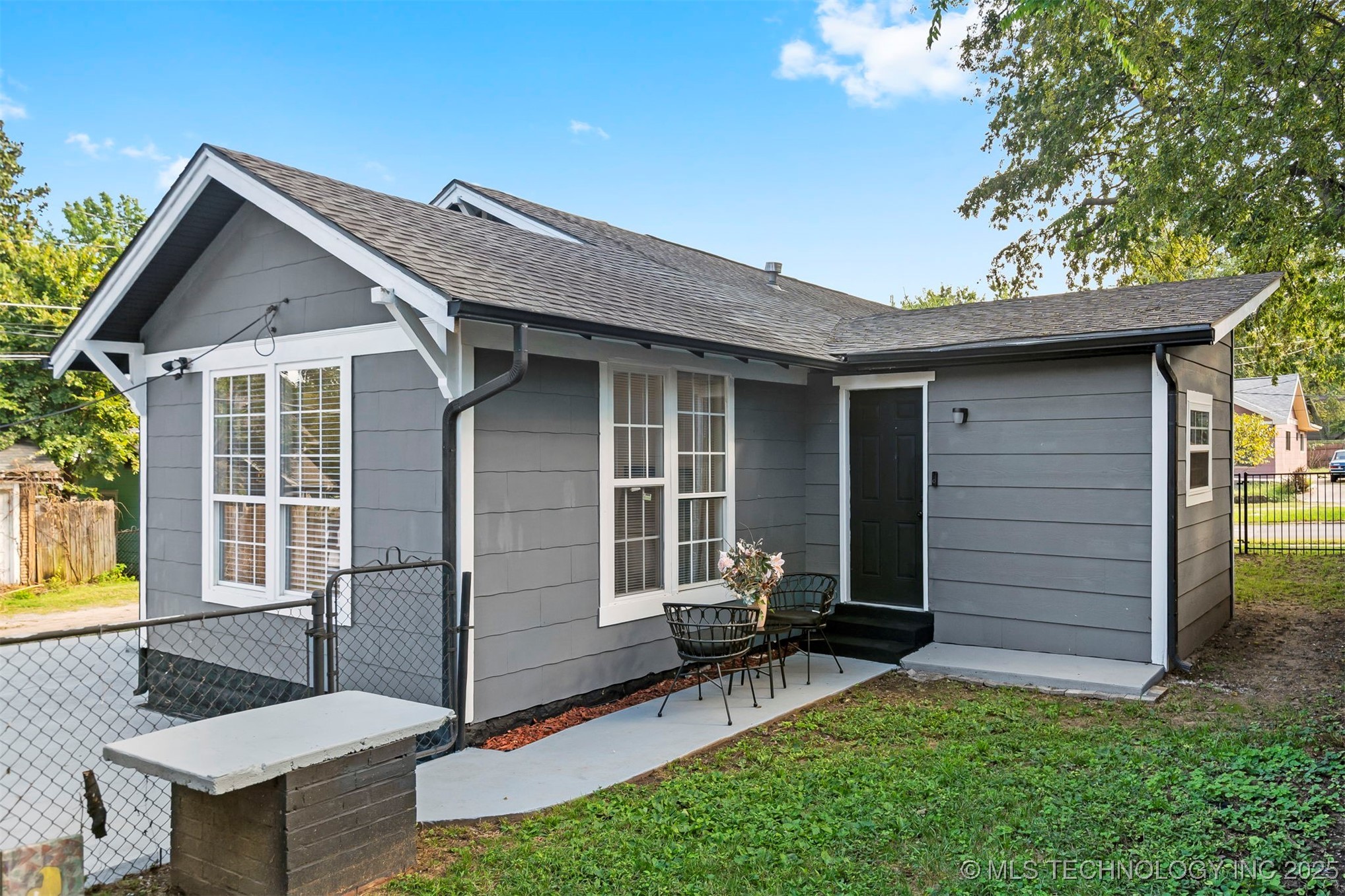 1315 W Easton Street Property Photo 29