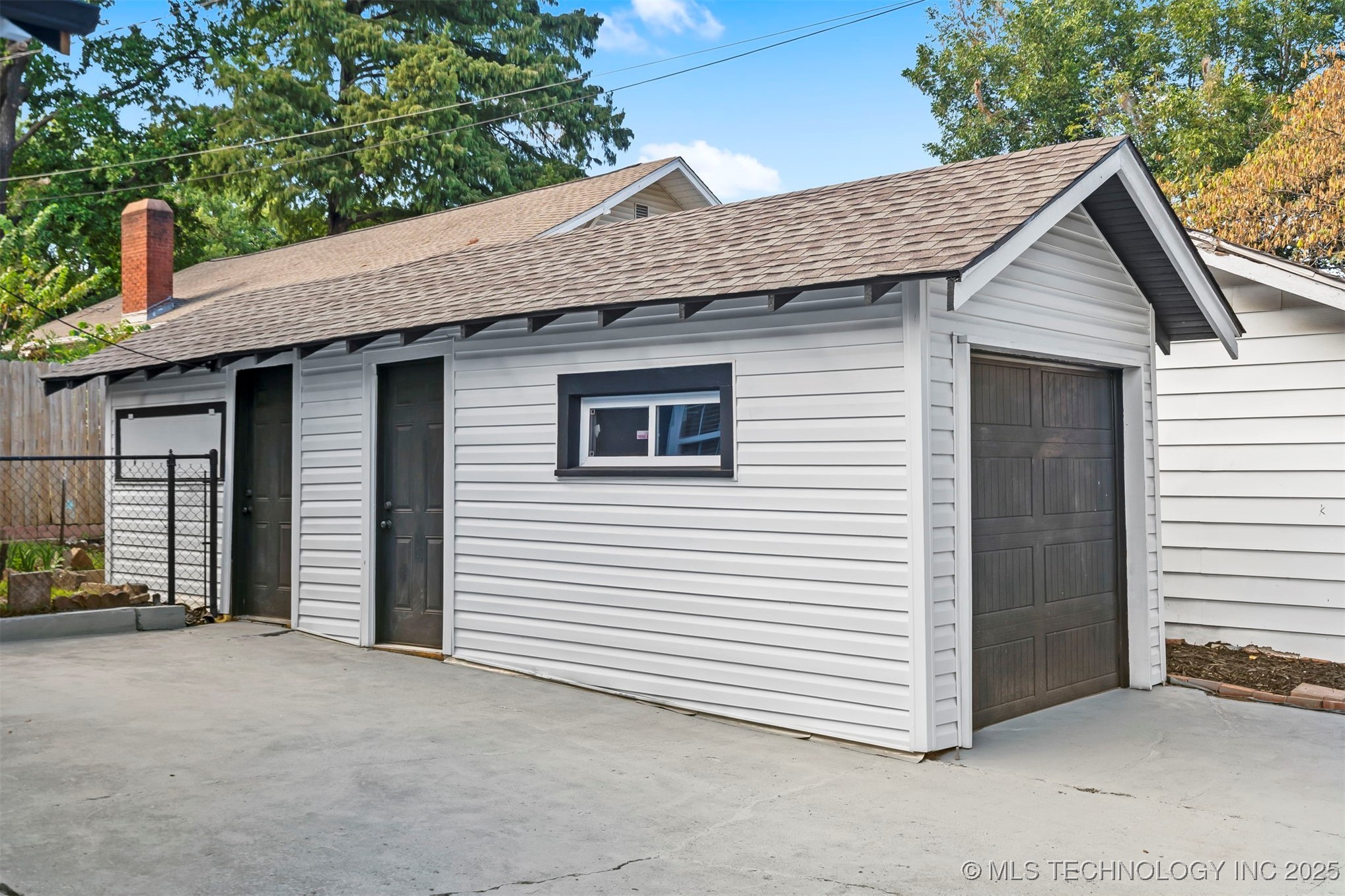 1315 W Easton Street Property Photo 30