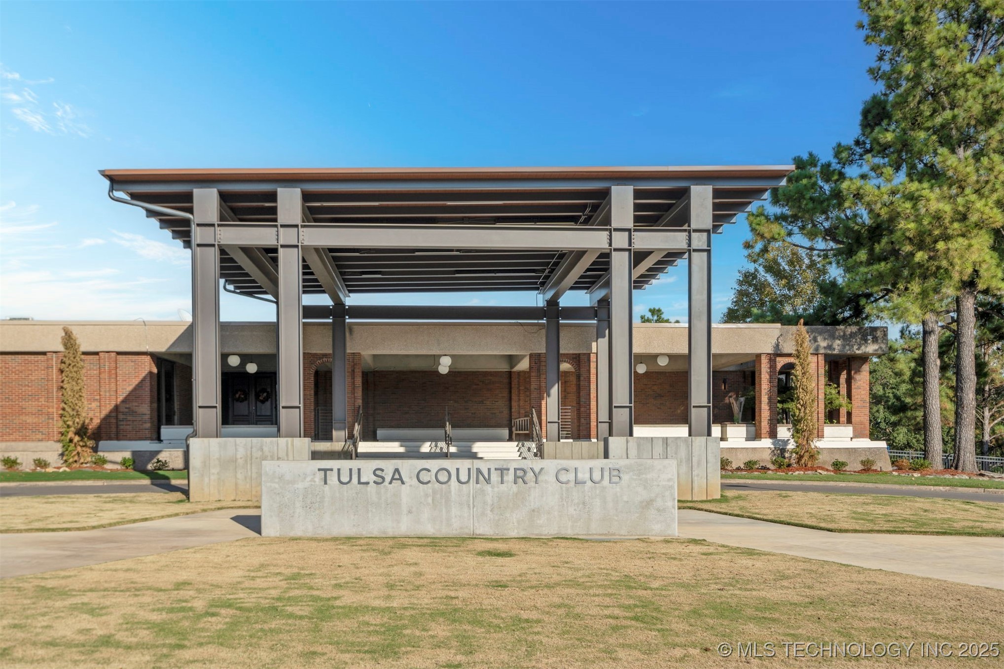 1315 W Easton Street Property Photo 36