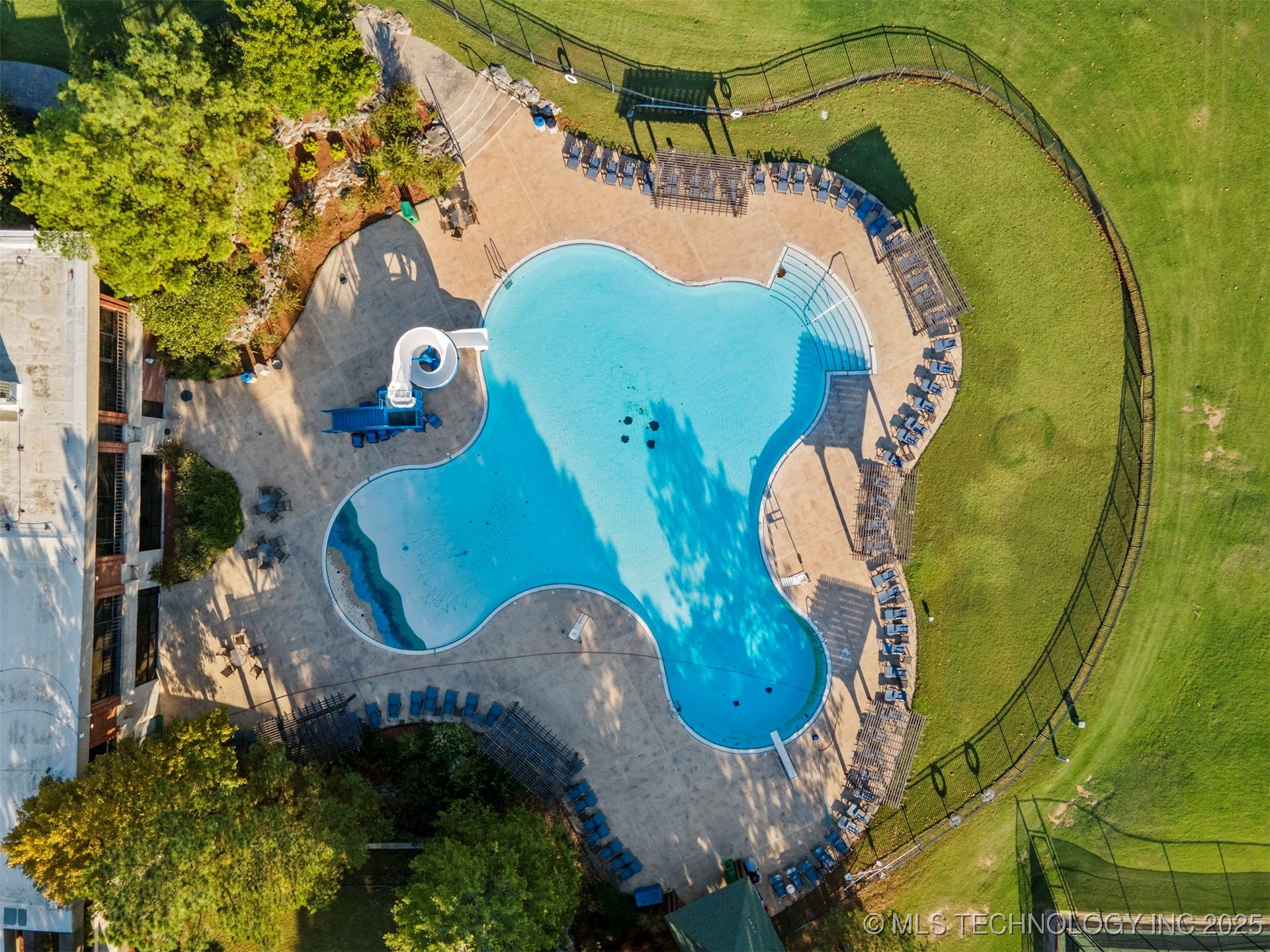 1315 W Easton Street Property Photo 37