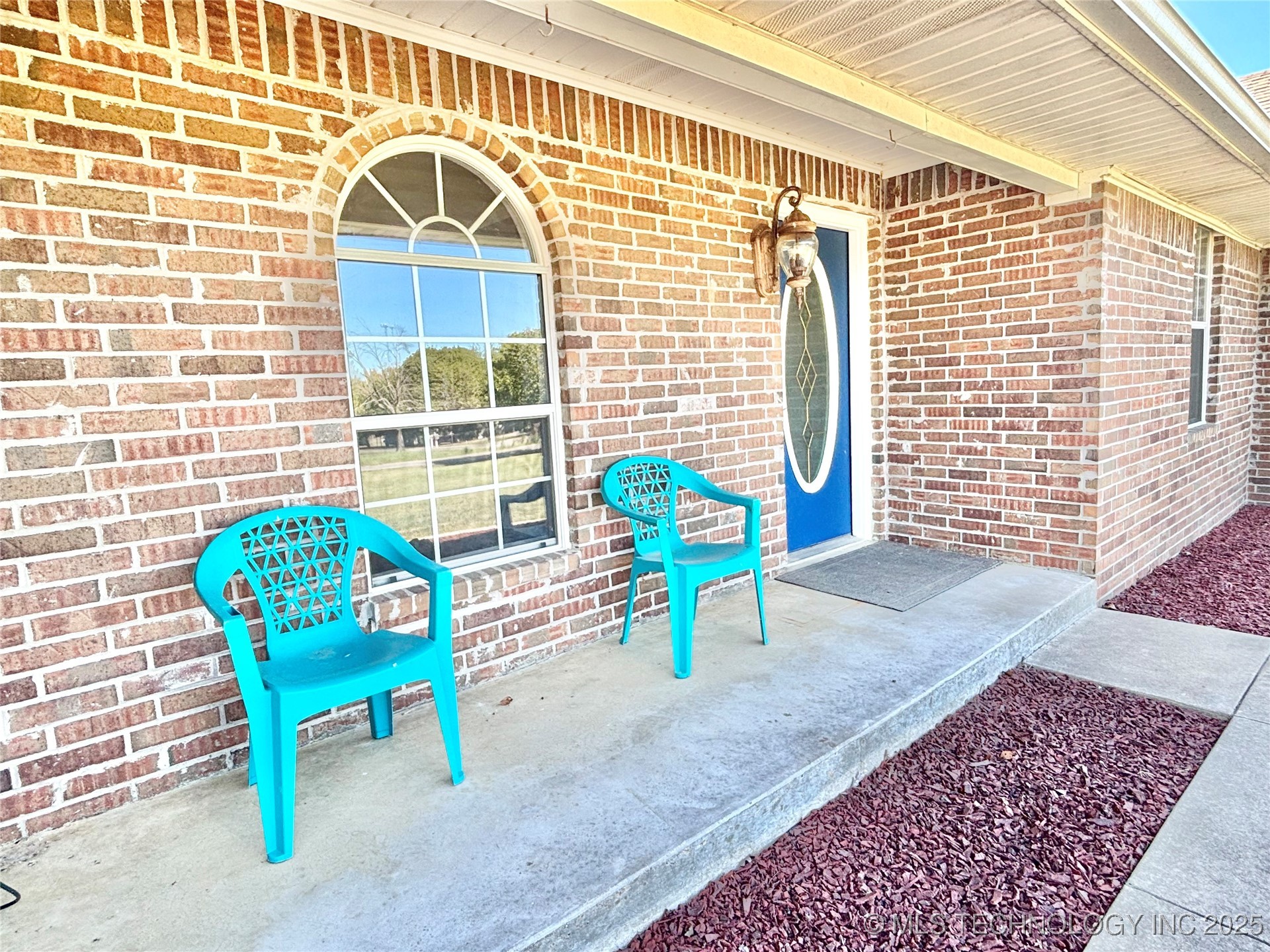 1801 E Willow Drive Property Photo 3