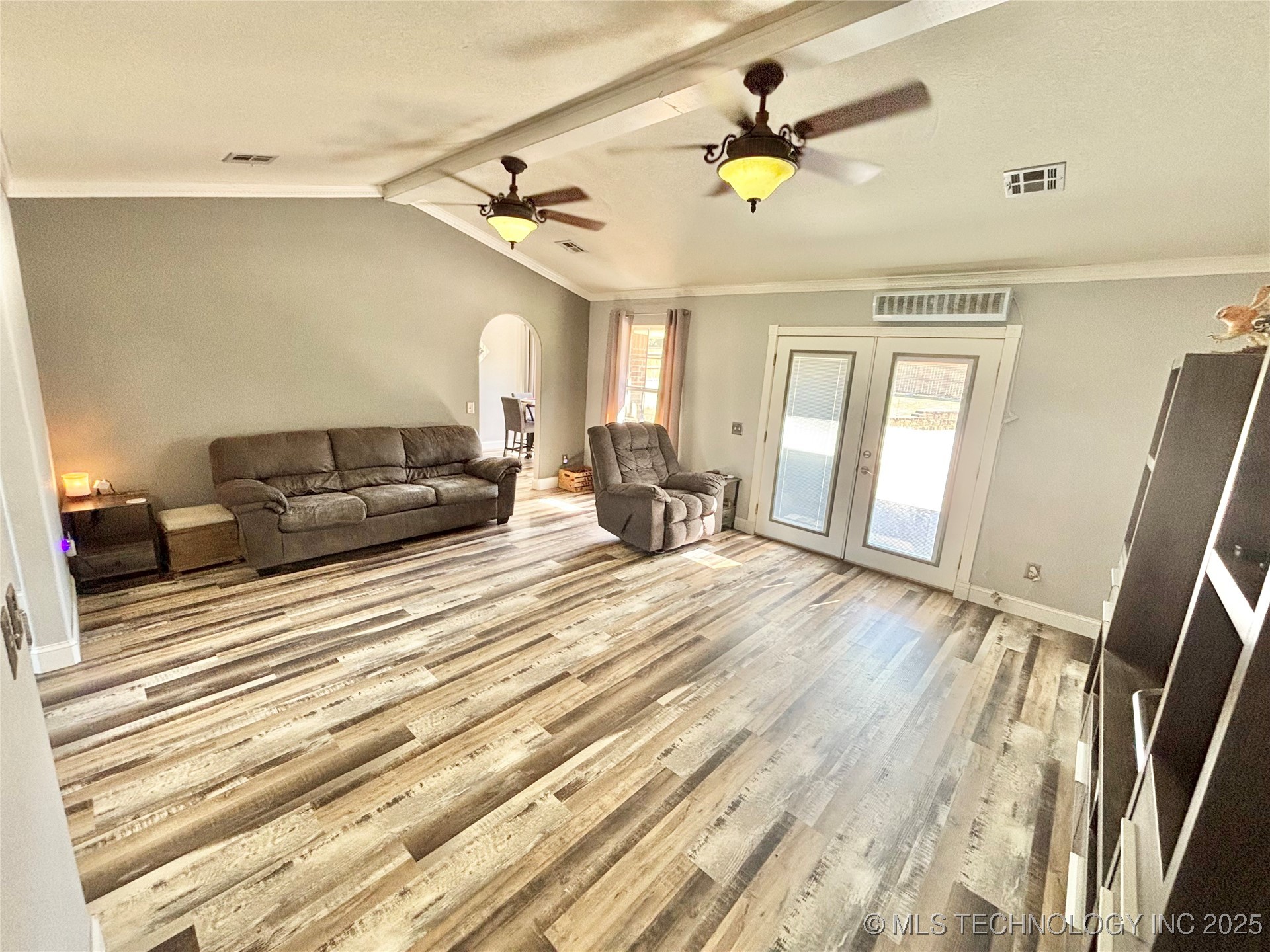 1801 E Willow Drive Property Photo 5