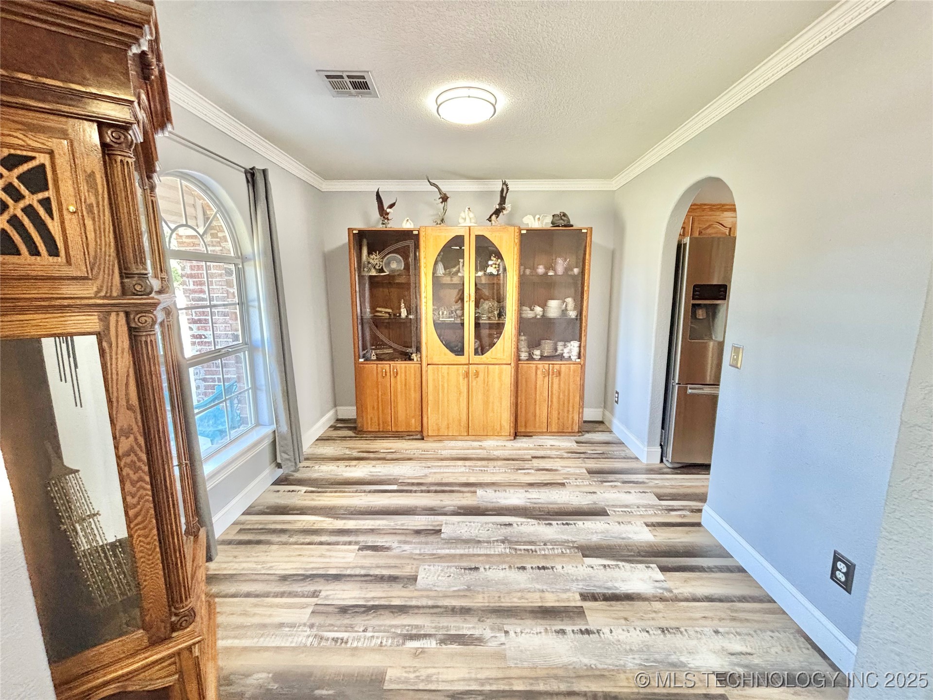 1801 E Willow Drive Property Photo 8