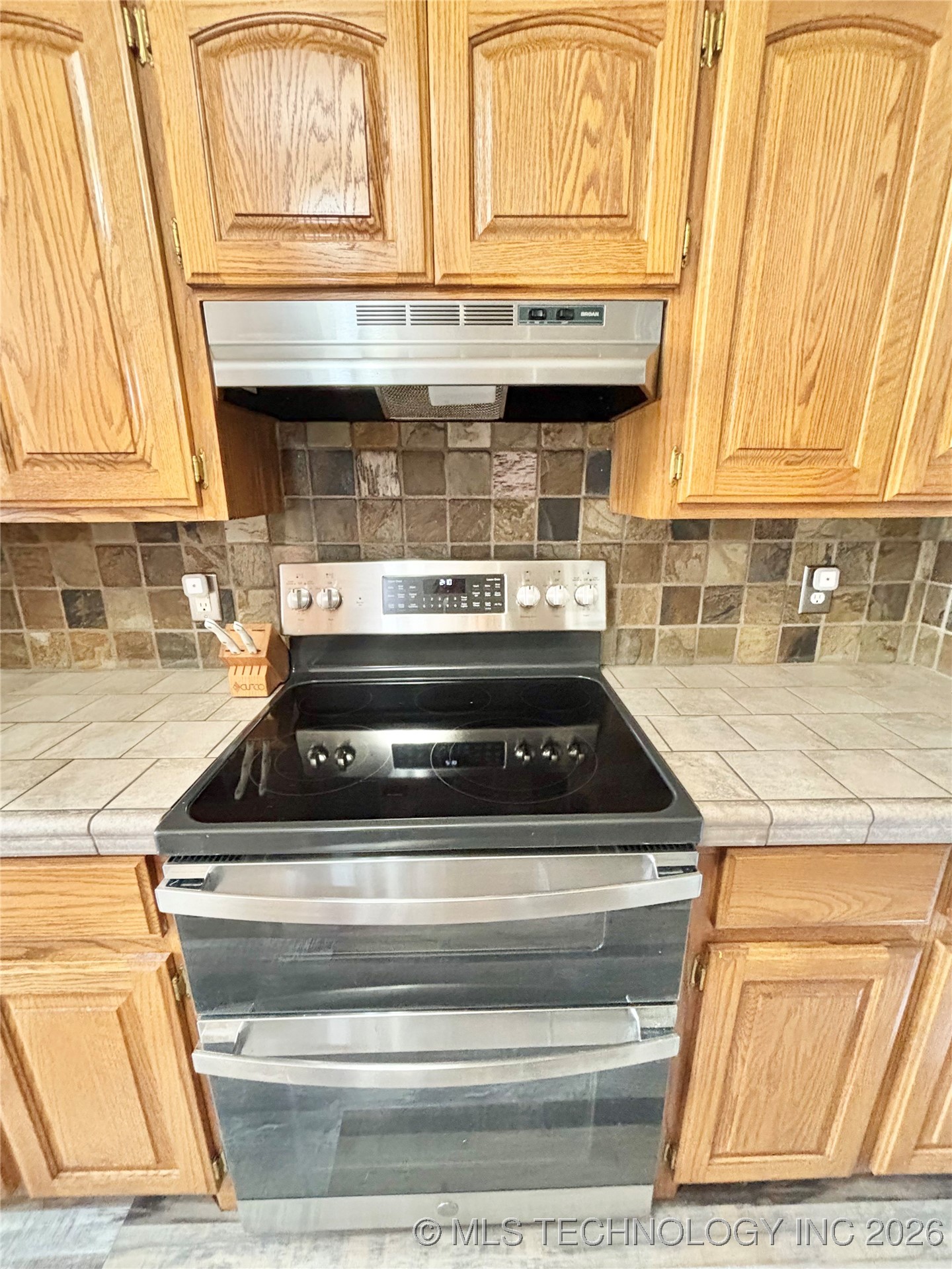 1801 E Willow Drive Property Photo 13