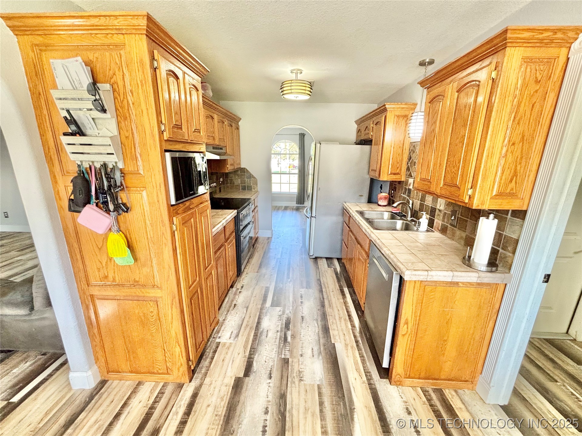 1801 E Willow Drive Property Photo 14