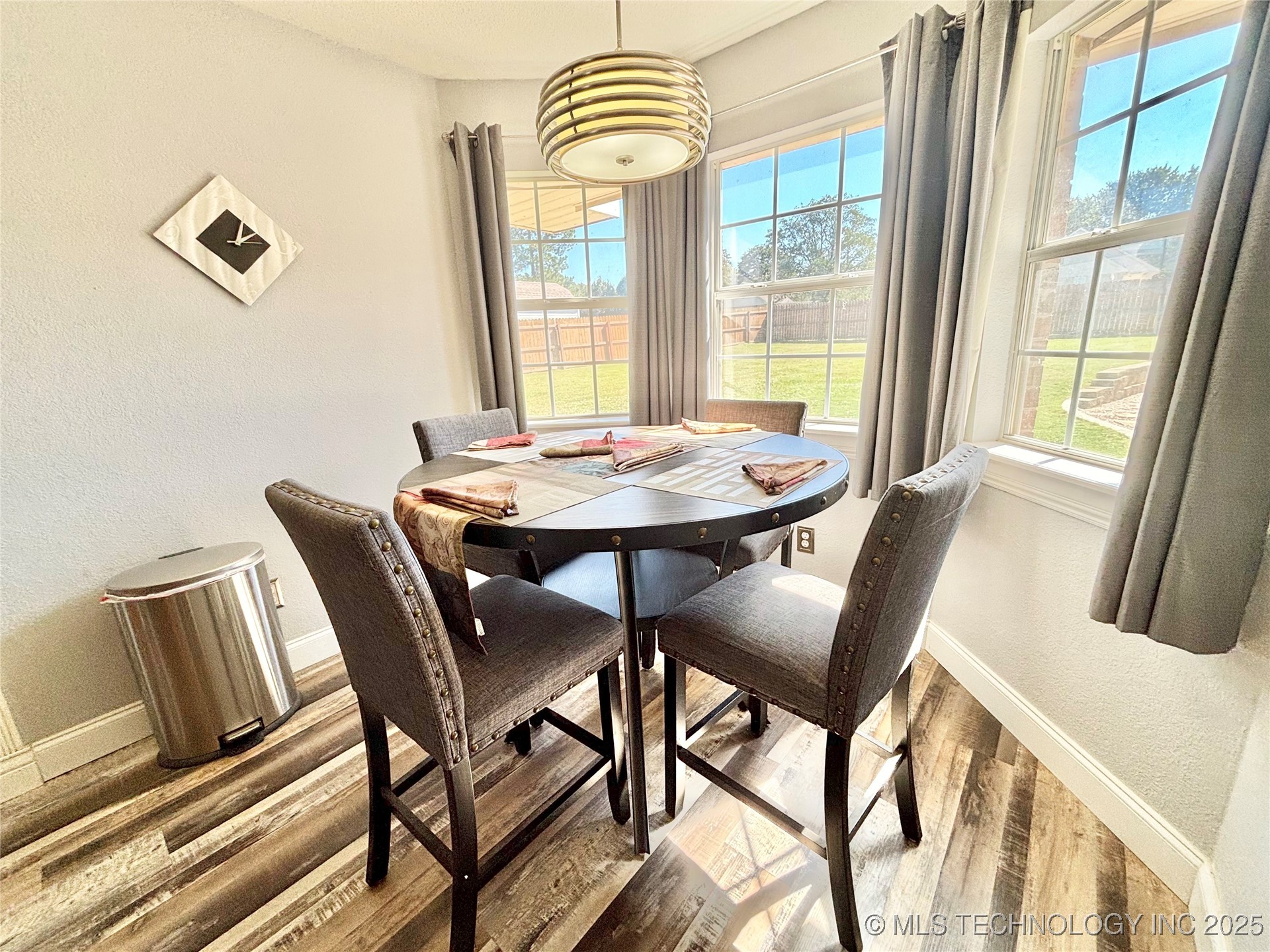 1801 E Willow Drive Property Photo 15