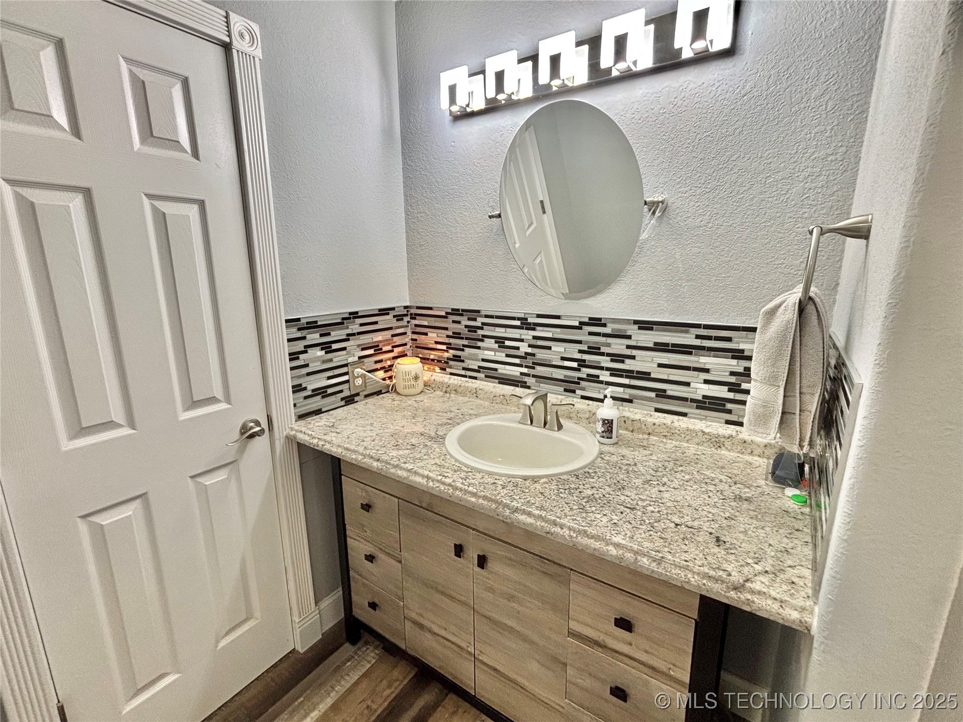 1801 E Willow Drive Property Photo 18