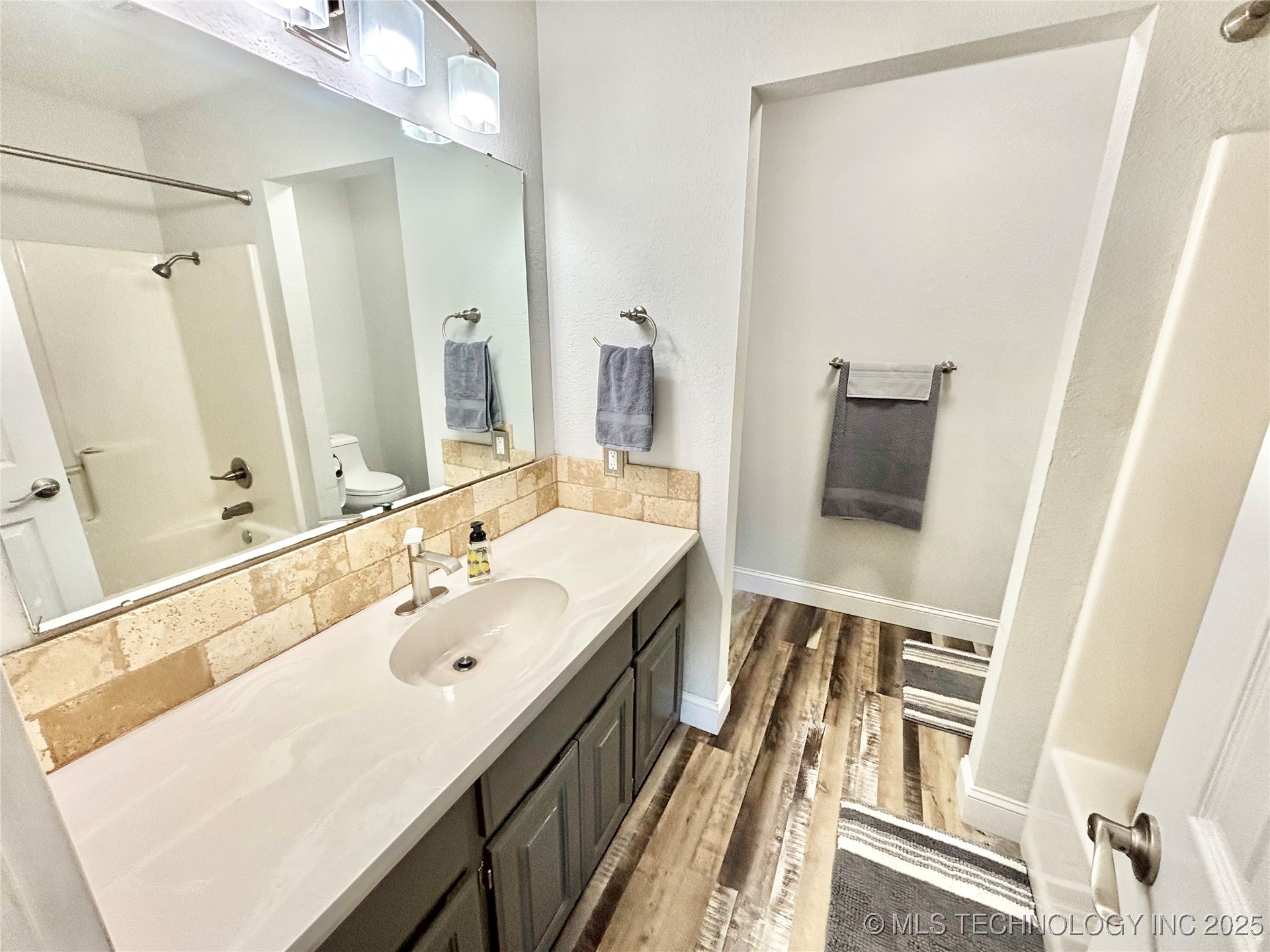 1801 E Willow Drive Property Photo 27