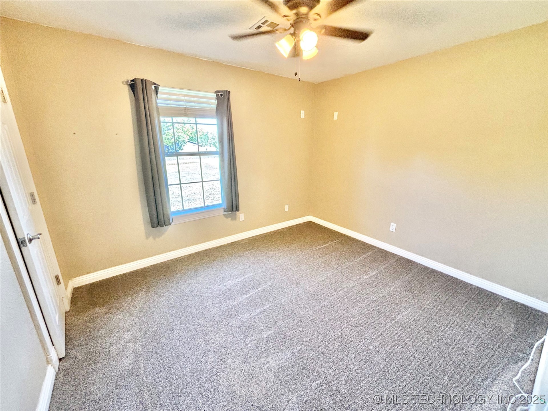 1801 E Willow Drive Property Photo 29