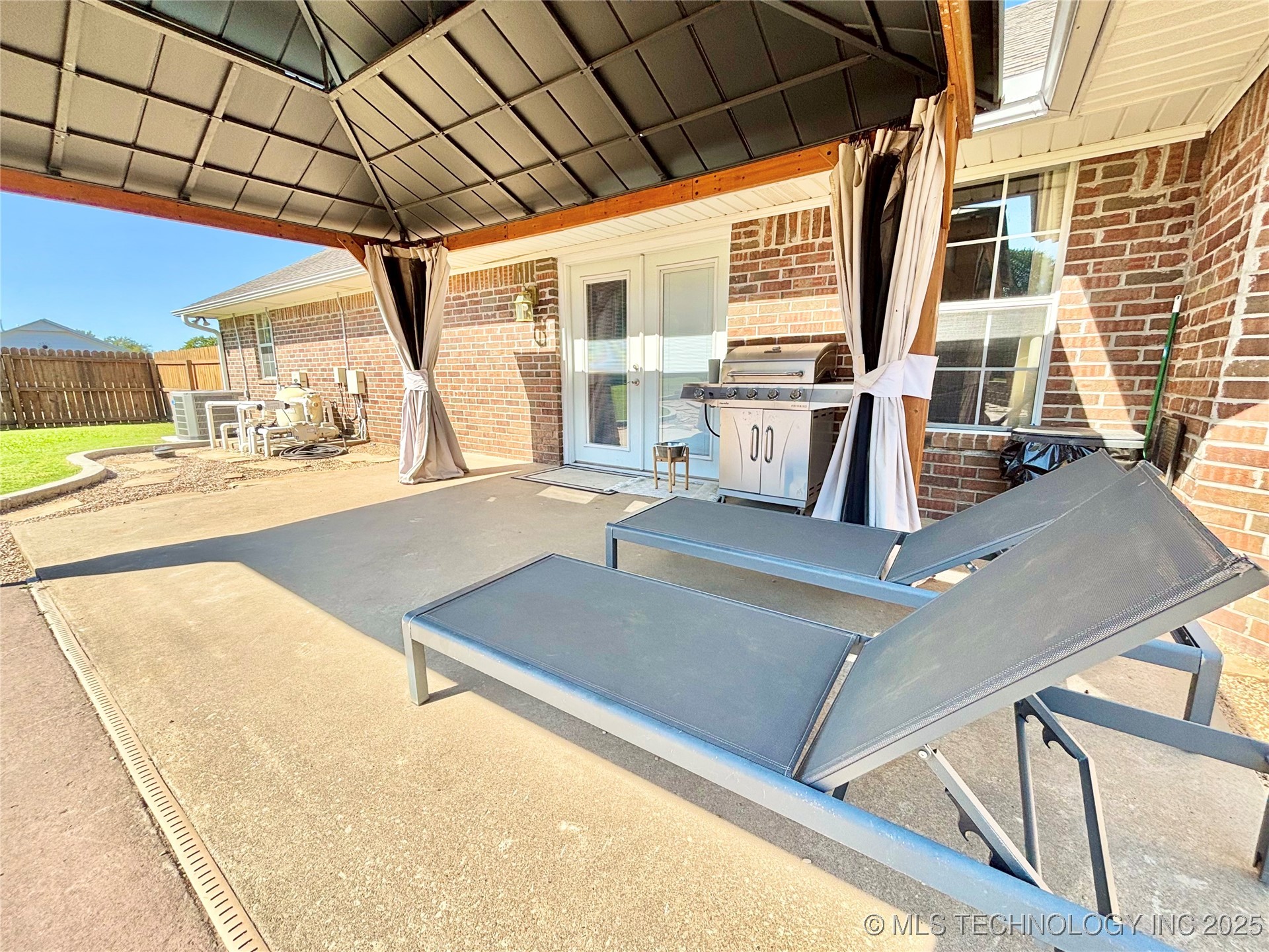 1801 E Willow Drive Property Photo 38