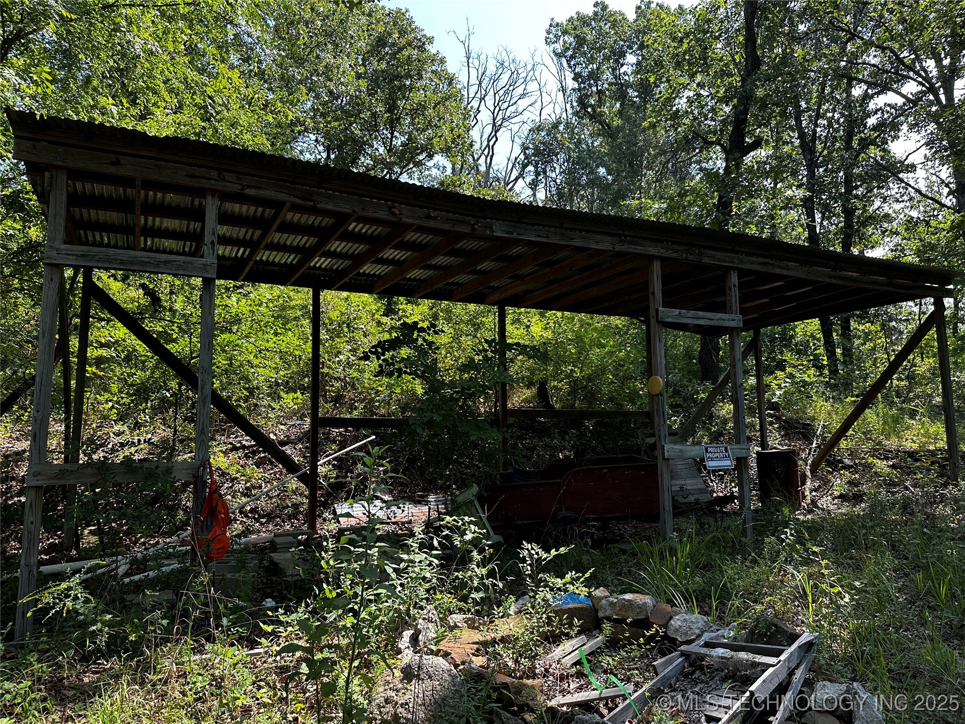 485 Property Photo 6