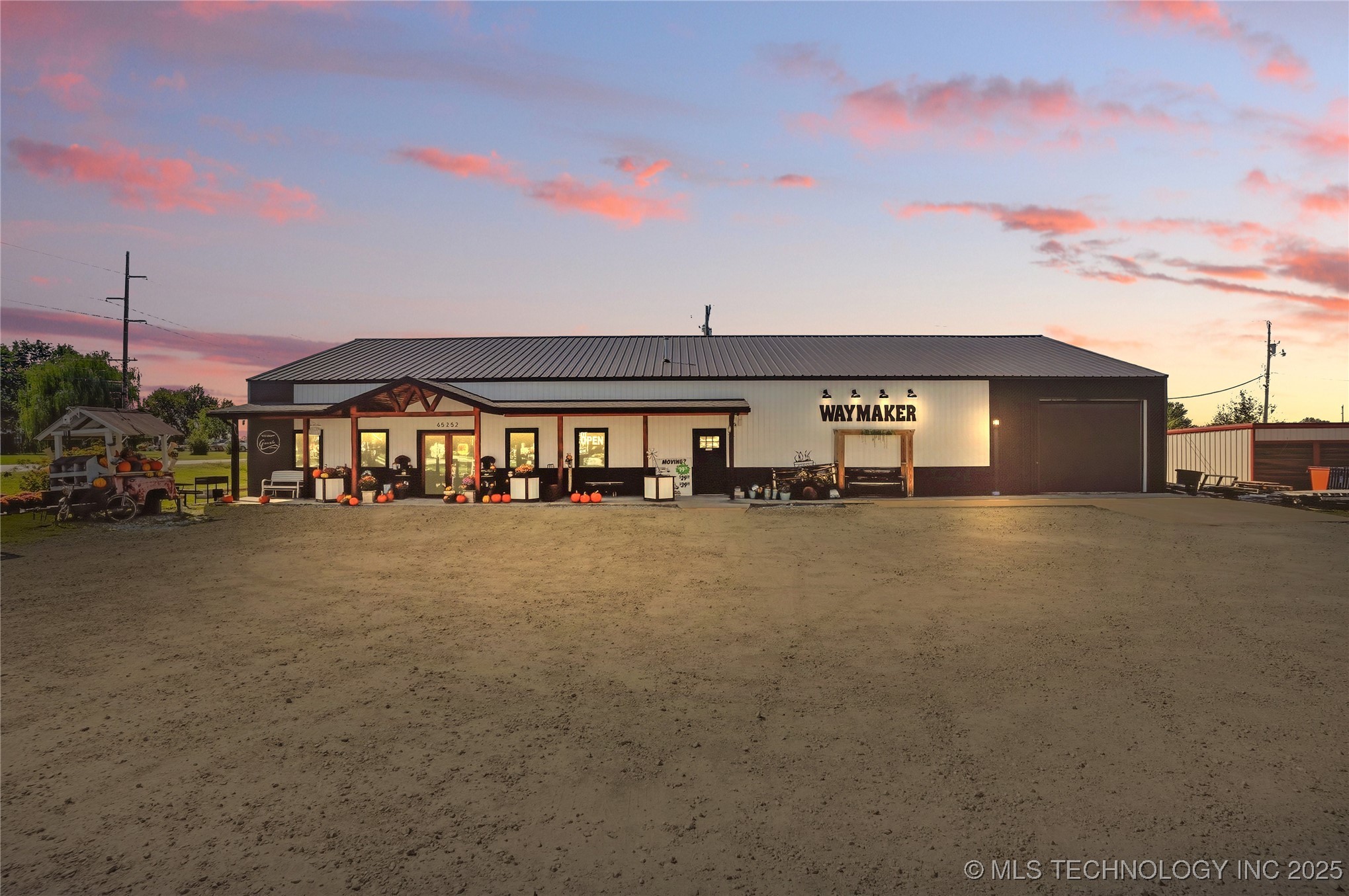 65252 E 290 Road Property Photo 1