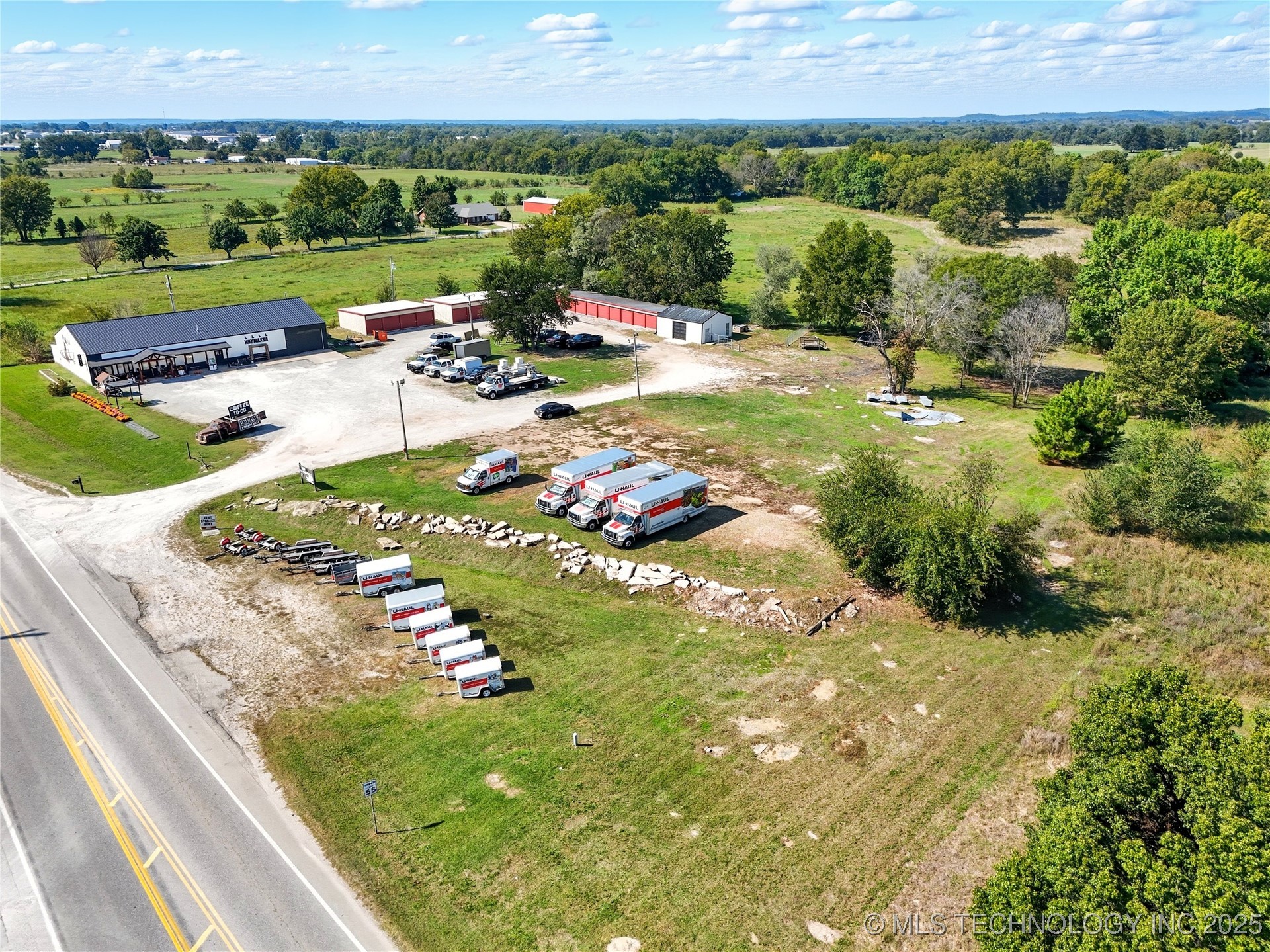 65252 E 290 Road Property Photo 4