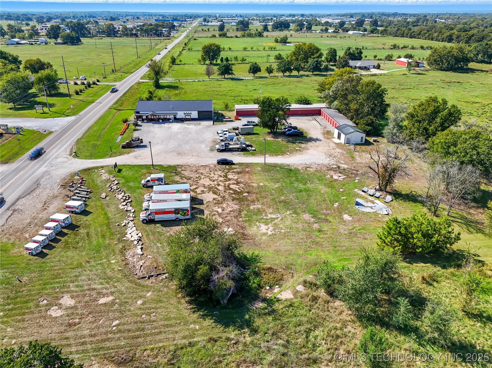 65252 E 290 Road Property Photo 5