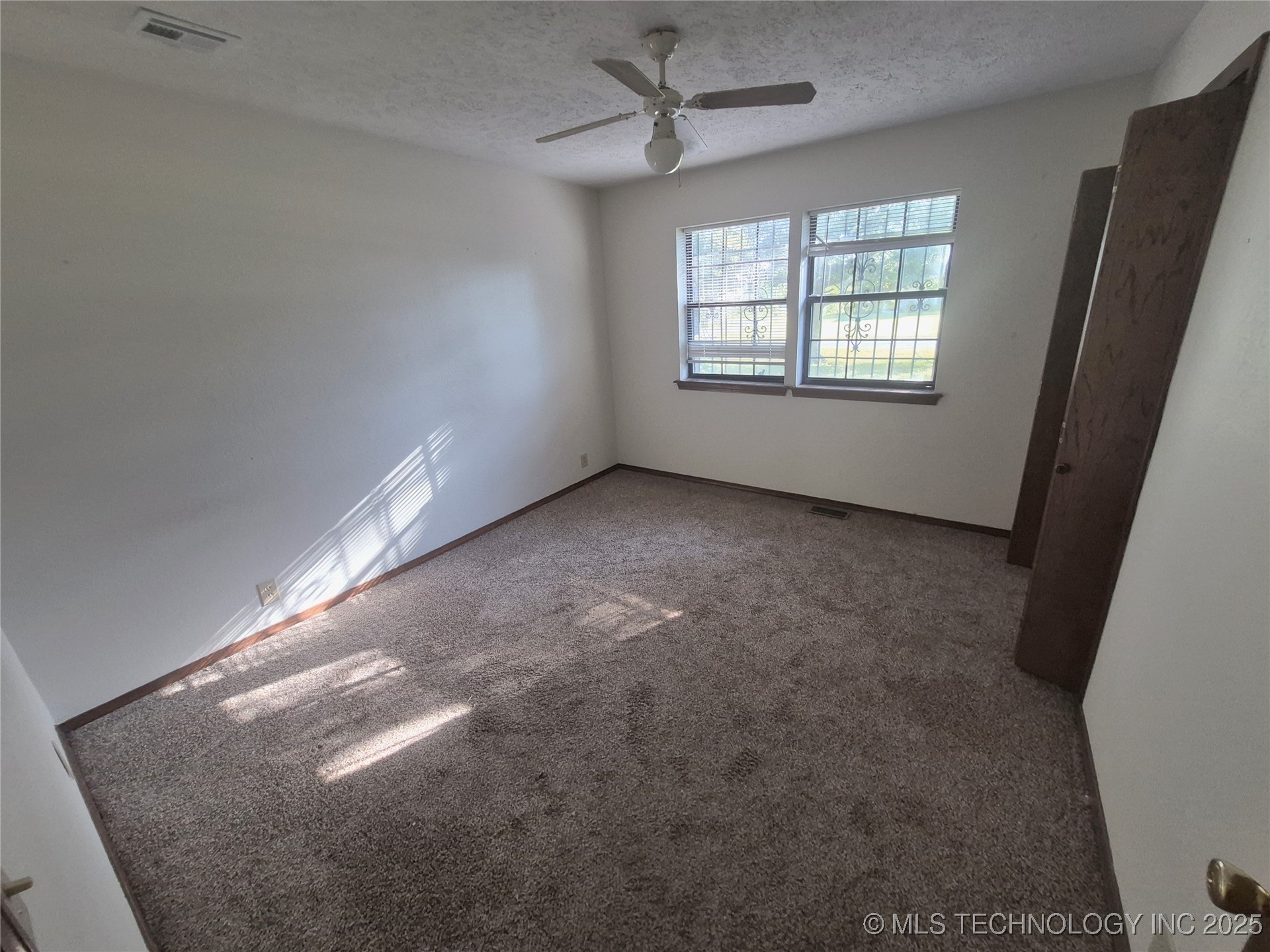 196 Elm Drive Property Photo 7