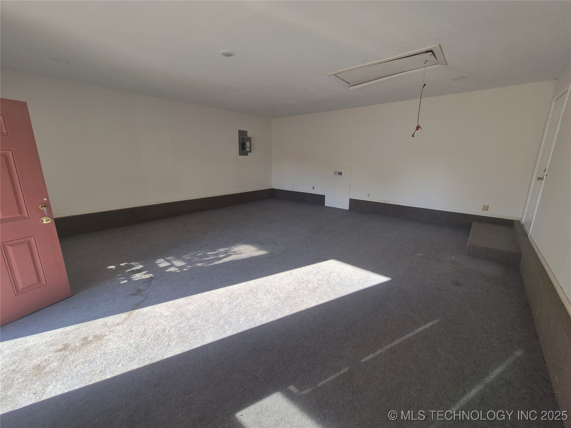 196 Elm Drive Property Photo 11