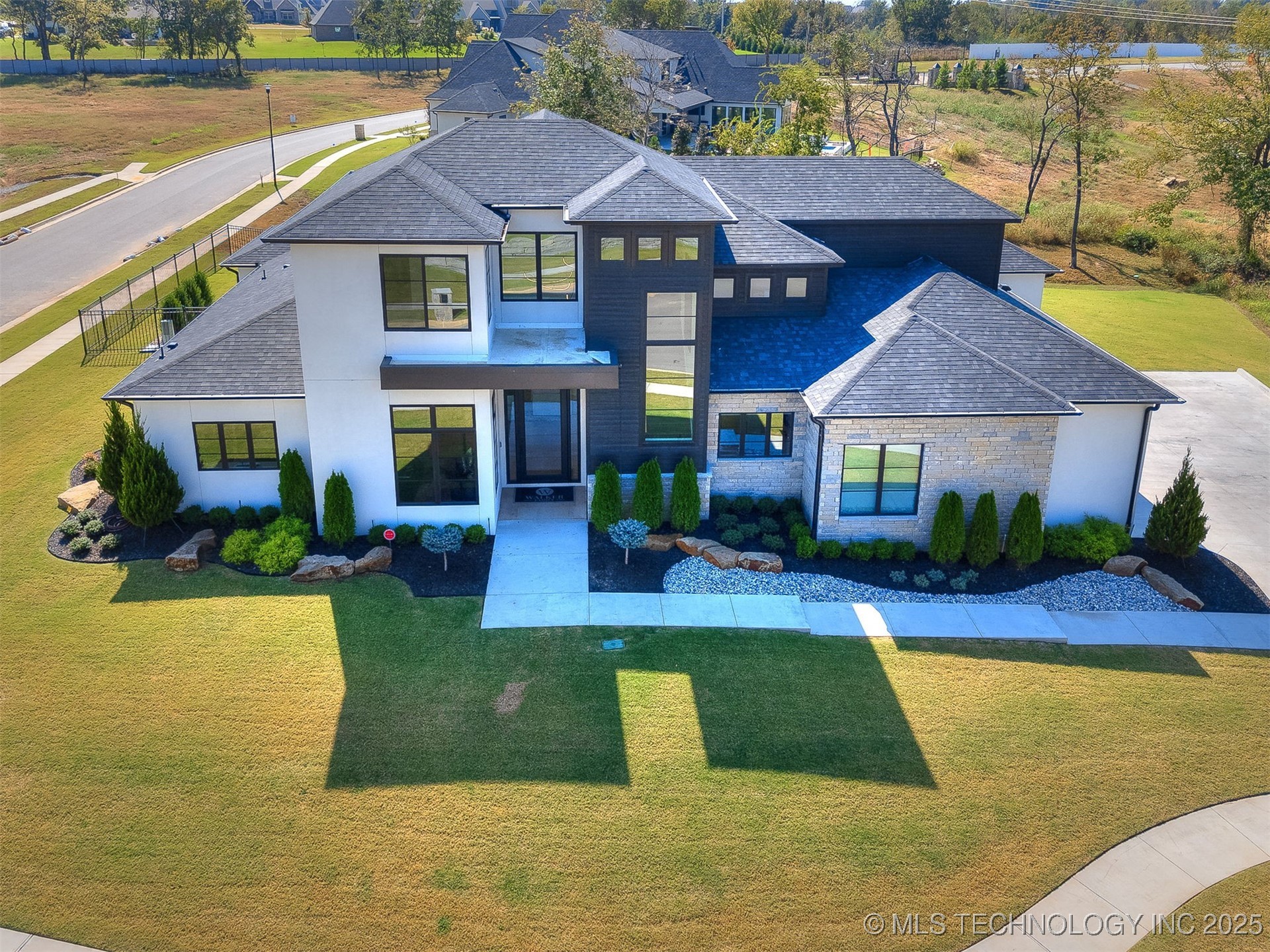 8707 E Elgin Street Property Photo 10