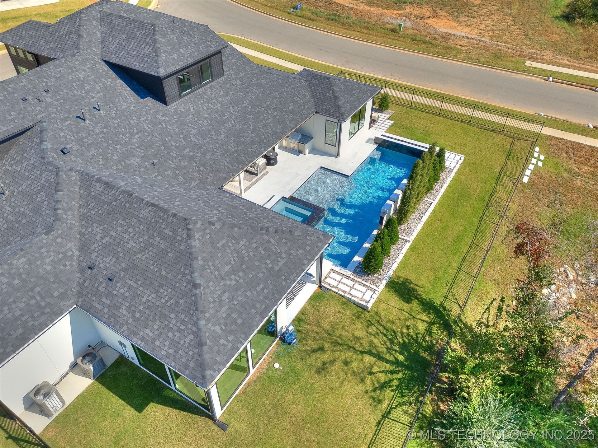 8707 E Elgin Street Property Photo 11