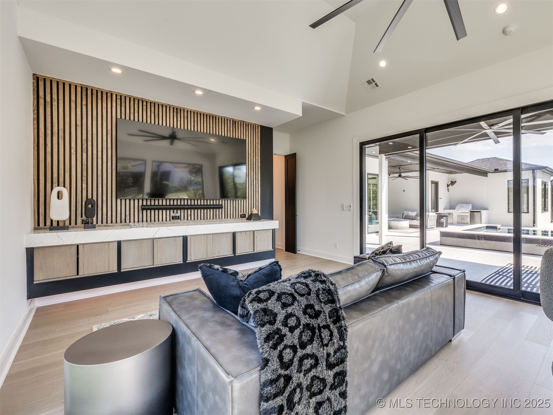 8707 E Elgin Street Property Photo 48