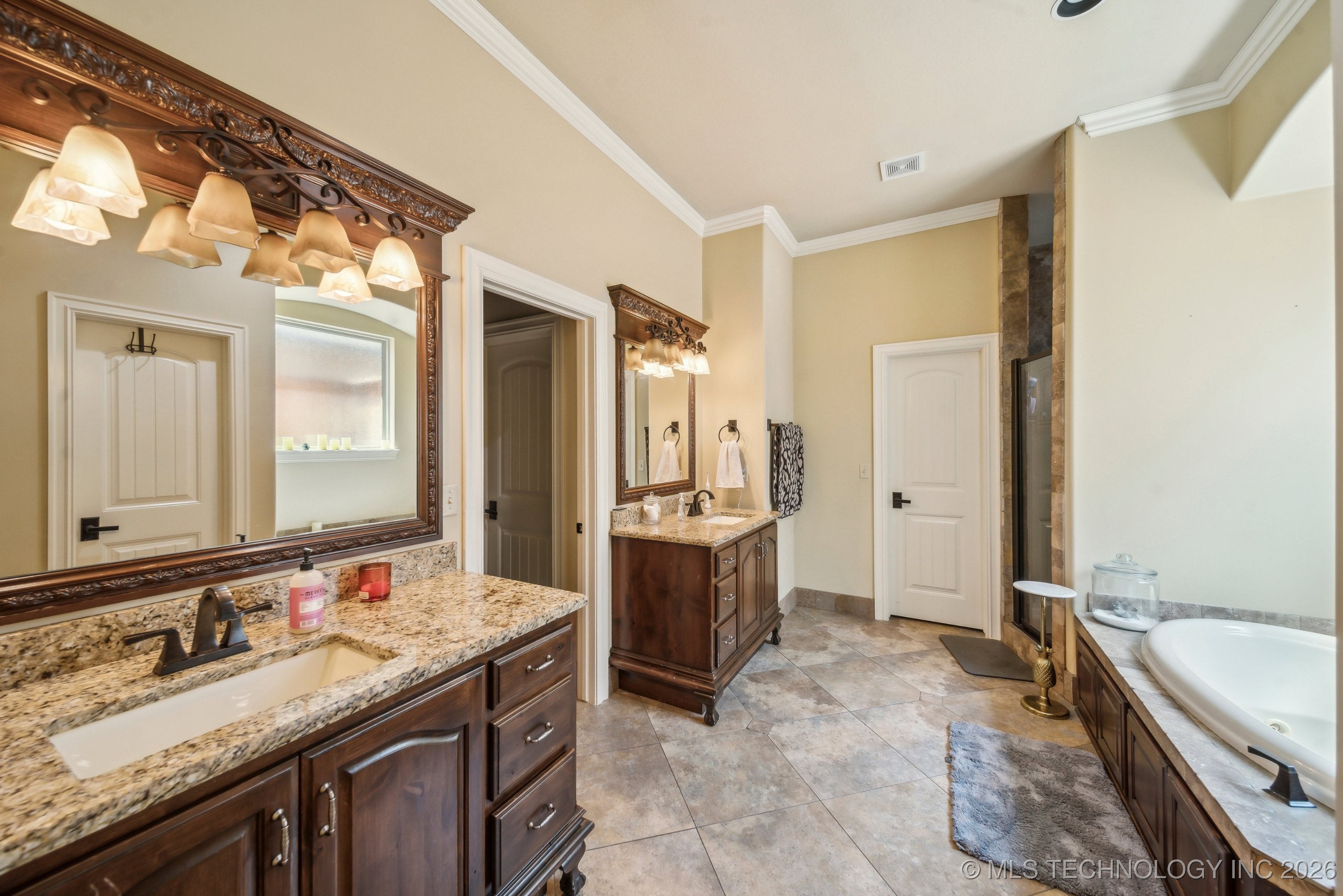 10848 S 95th East Avenue Property Photo 21