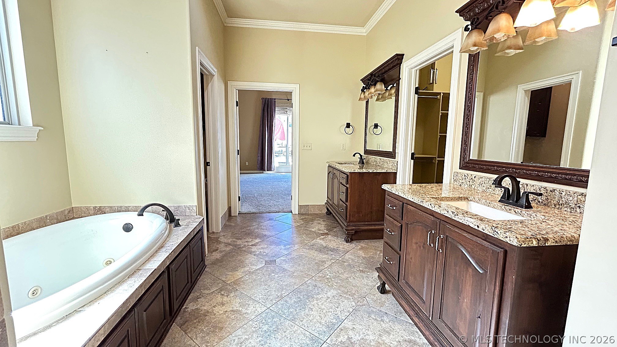 10848 S 95th East Avenue Property Photo 22