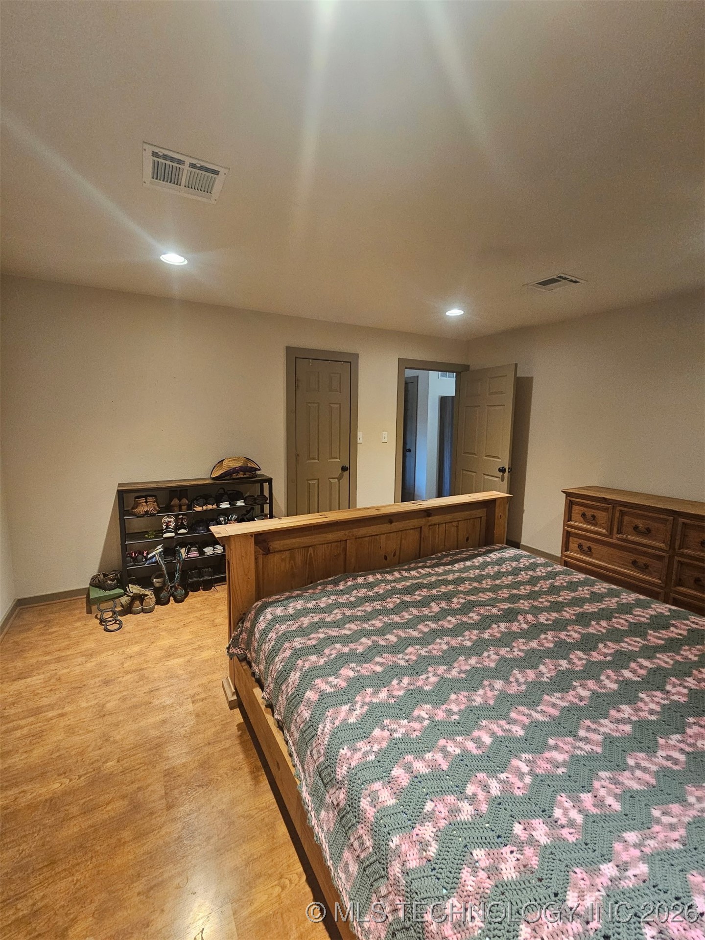 203 E Red Oak Drive Property Photo 9