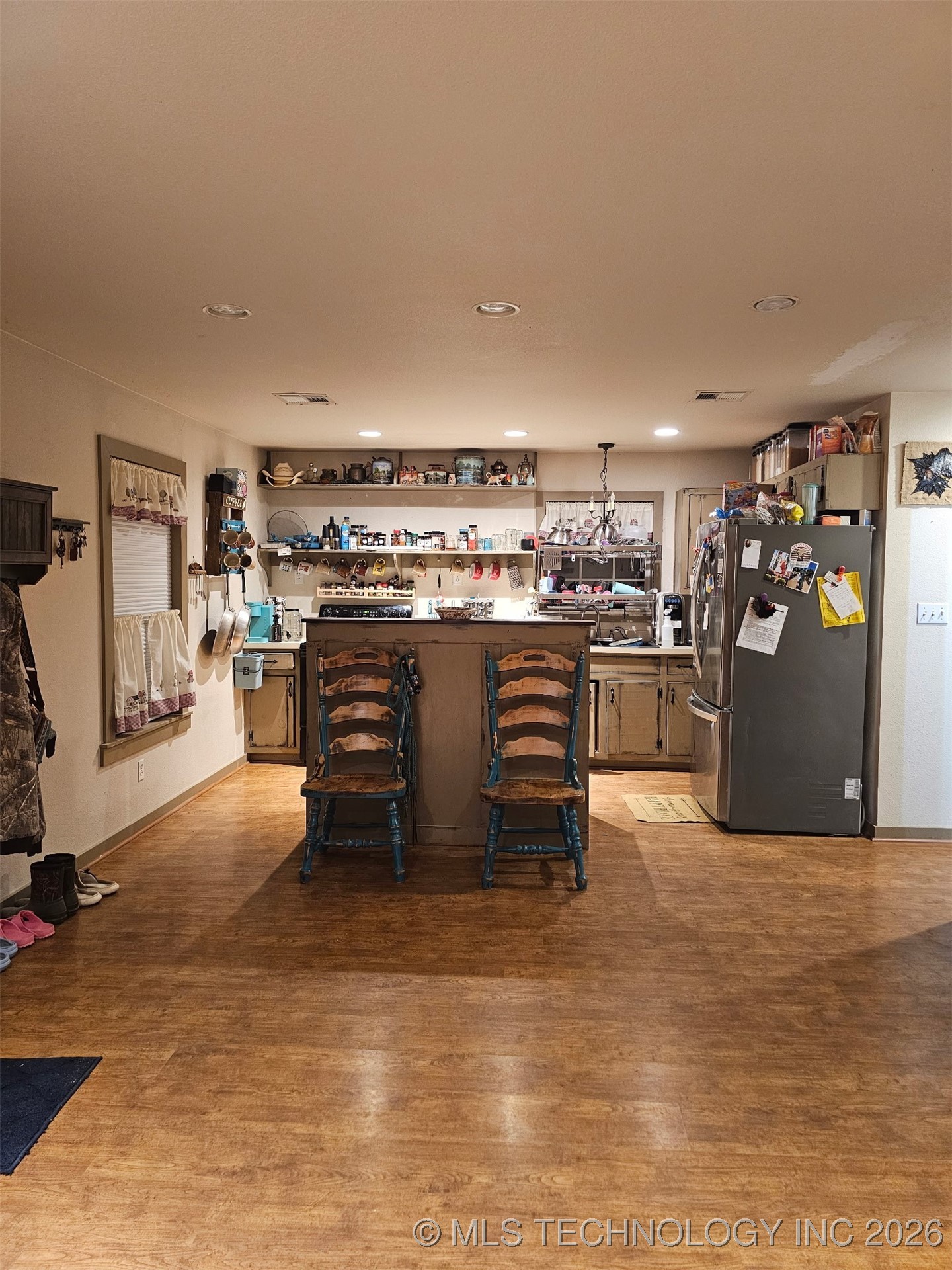 203 E Red Oak Drive Property Photo 21