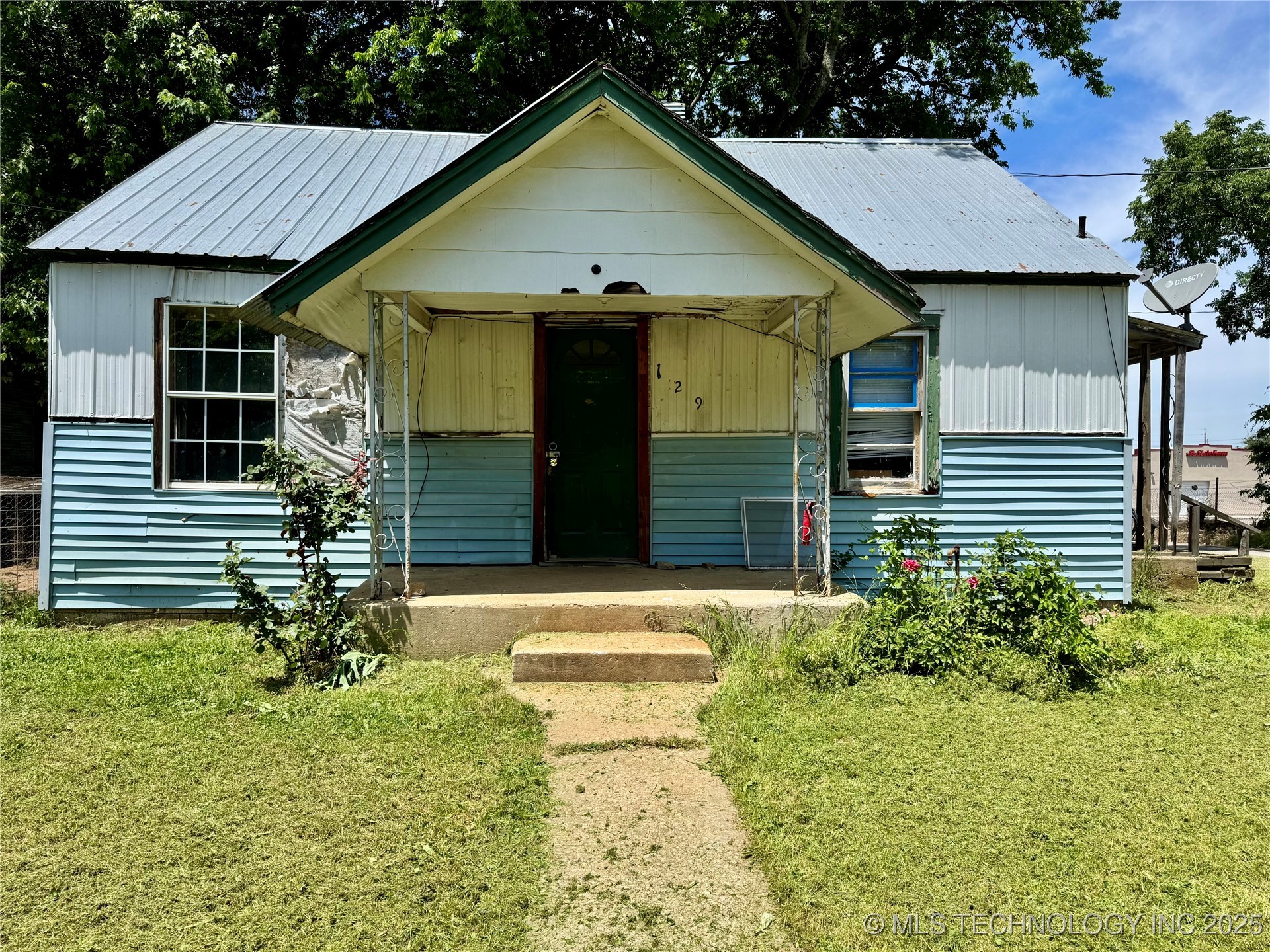 129 4th Property Photo 4