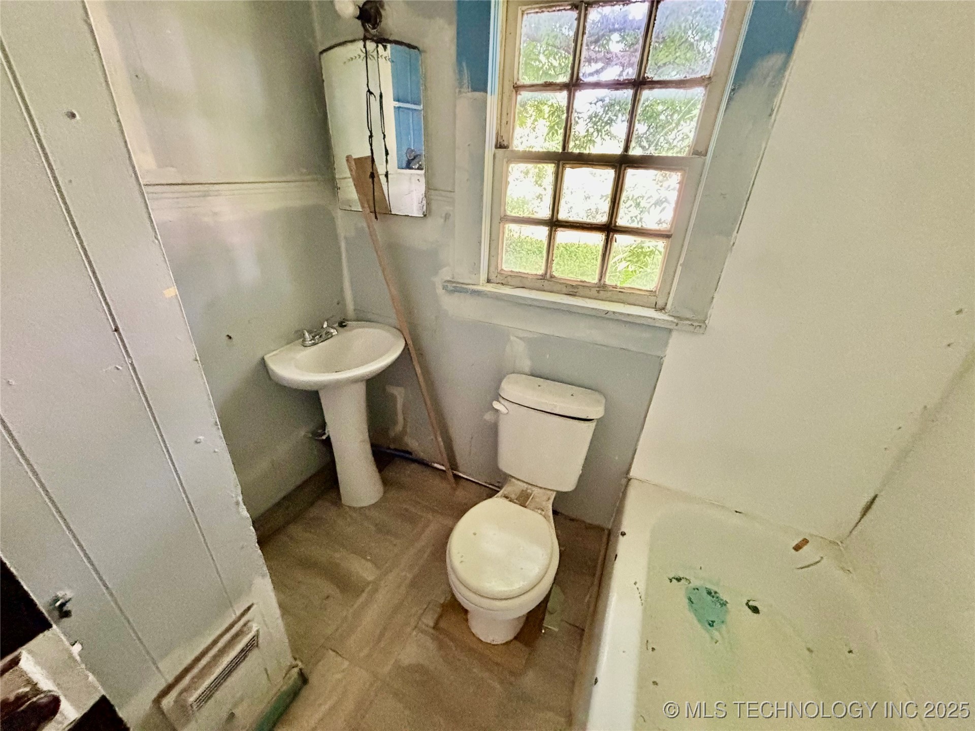 129 4th Property Photo 12