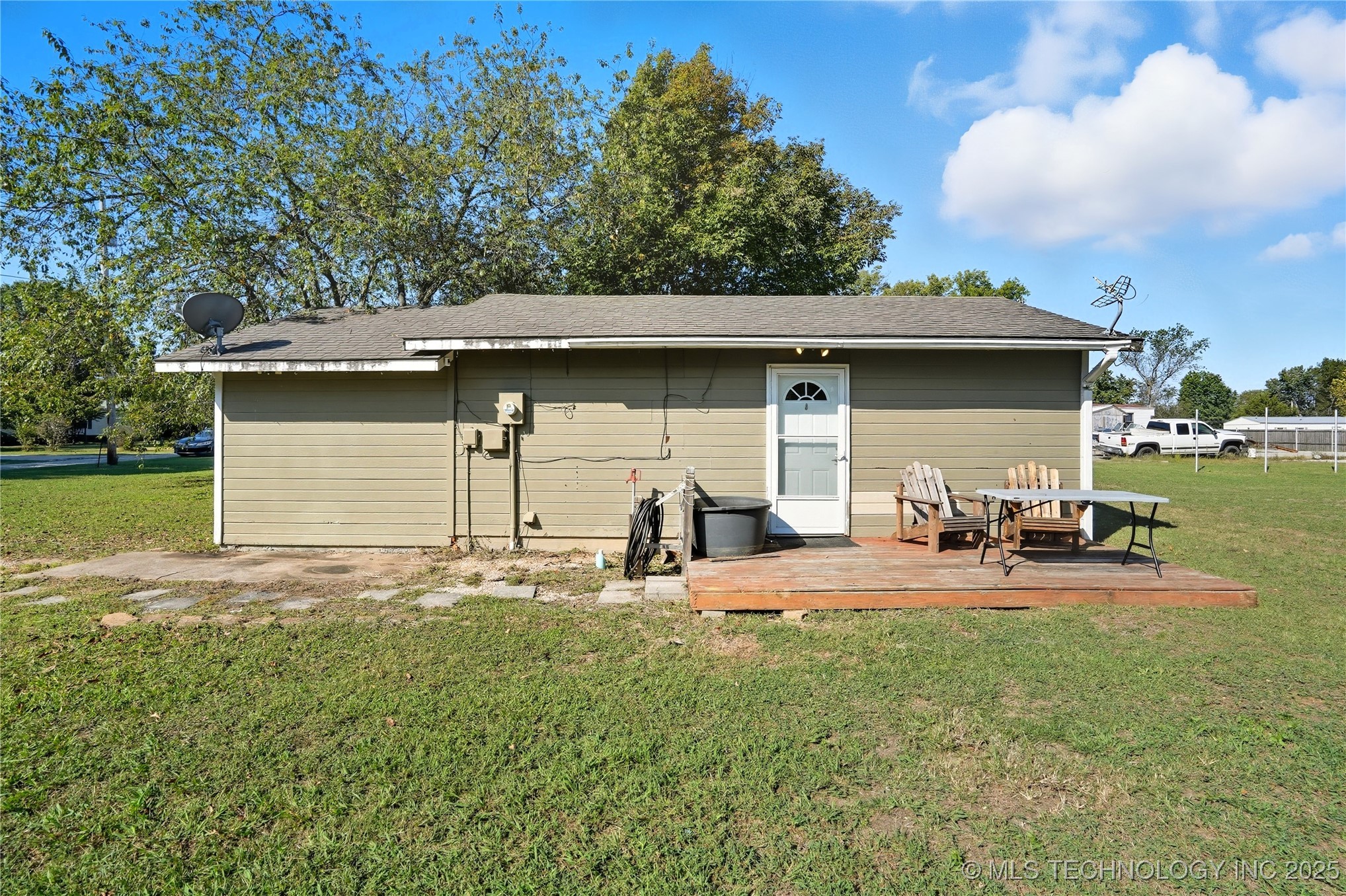 63176 E 282 Road Property Photo 1