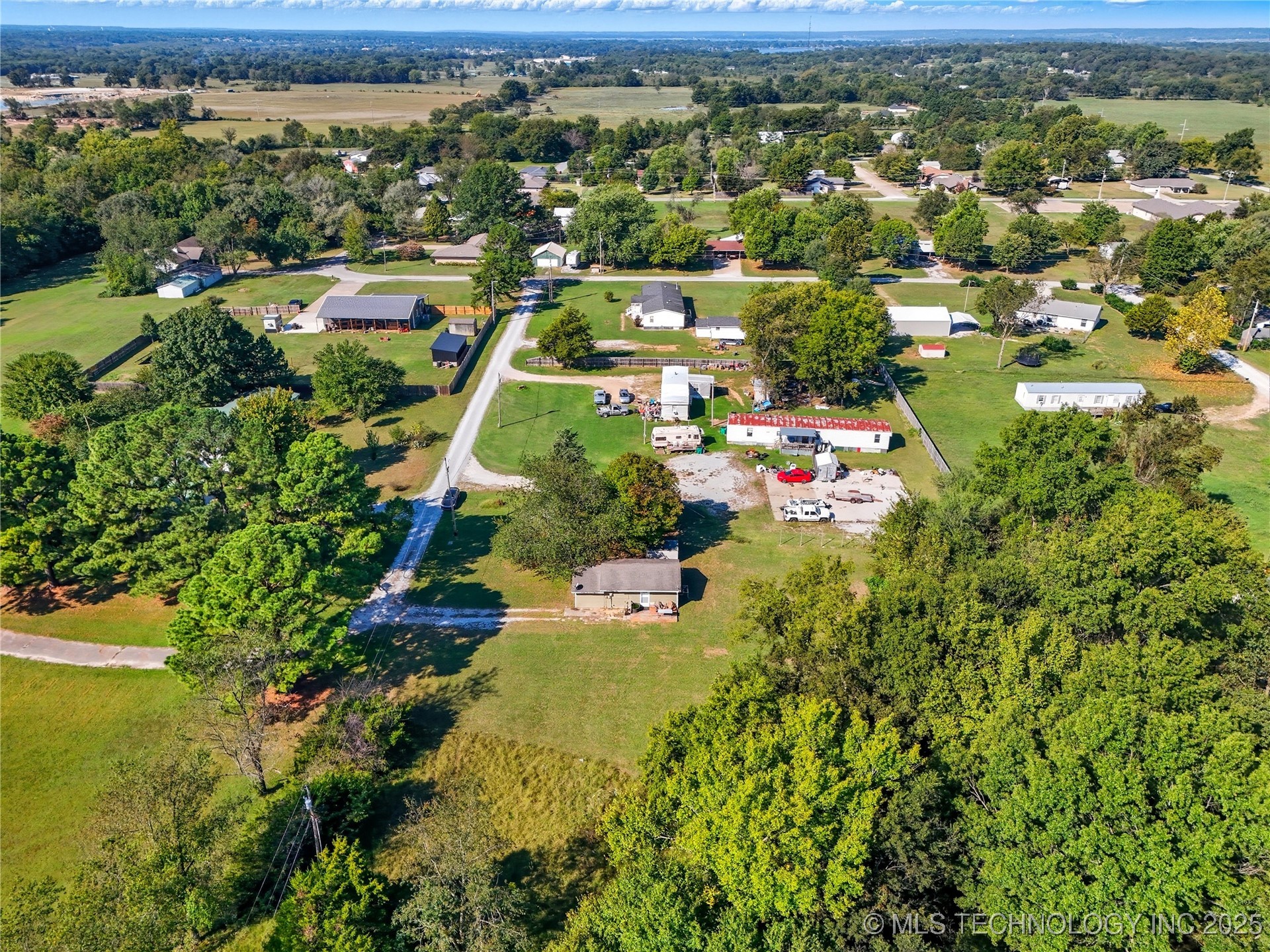 63176 E 282 Road Property Photo 6