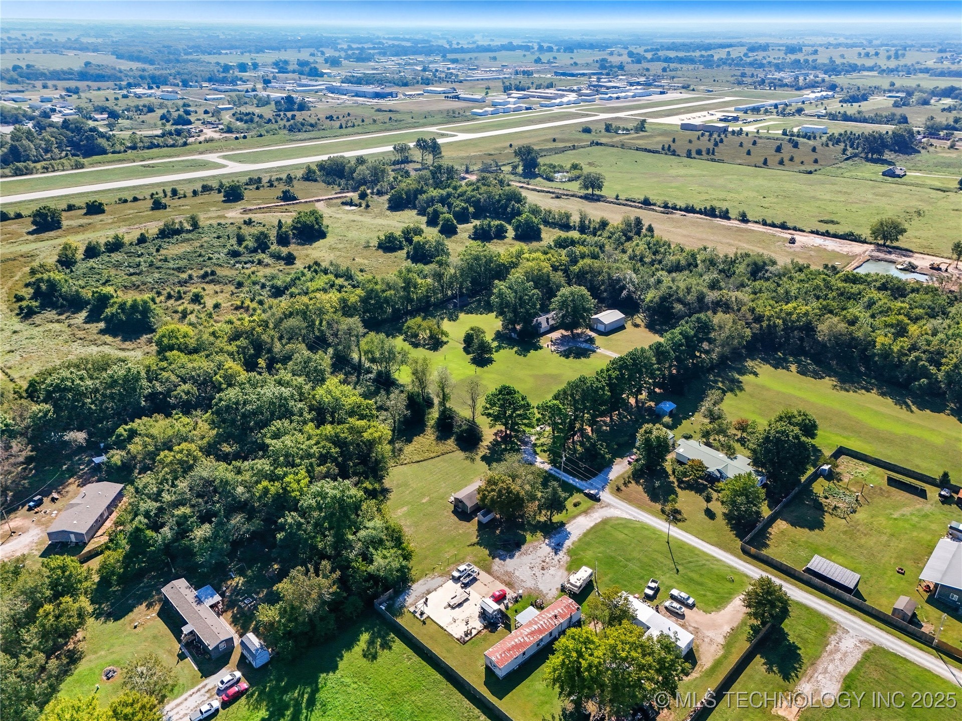 63176 E 282 Road Property Photo 8