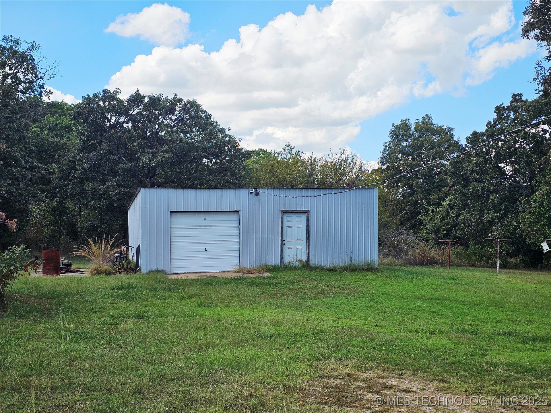 9212 S 443 Road Property Photo 2