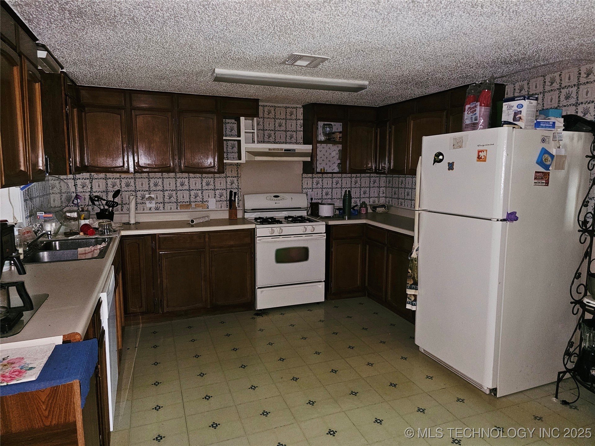 9212 S 443 Road Property Photo 9