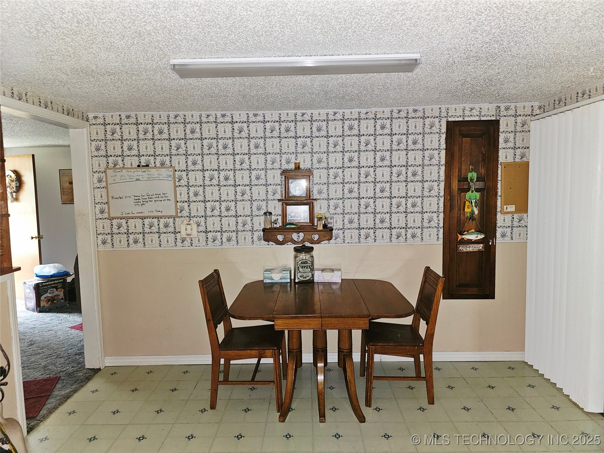 9212 S 443 Road Property Photo 10