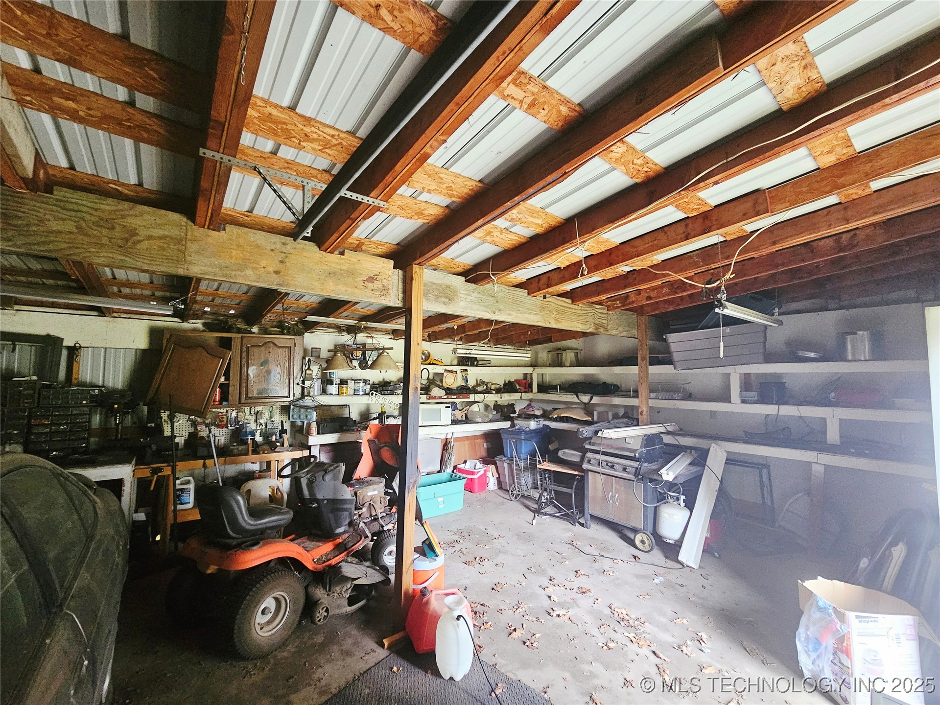 9212 S 443 Road Property Photo 22