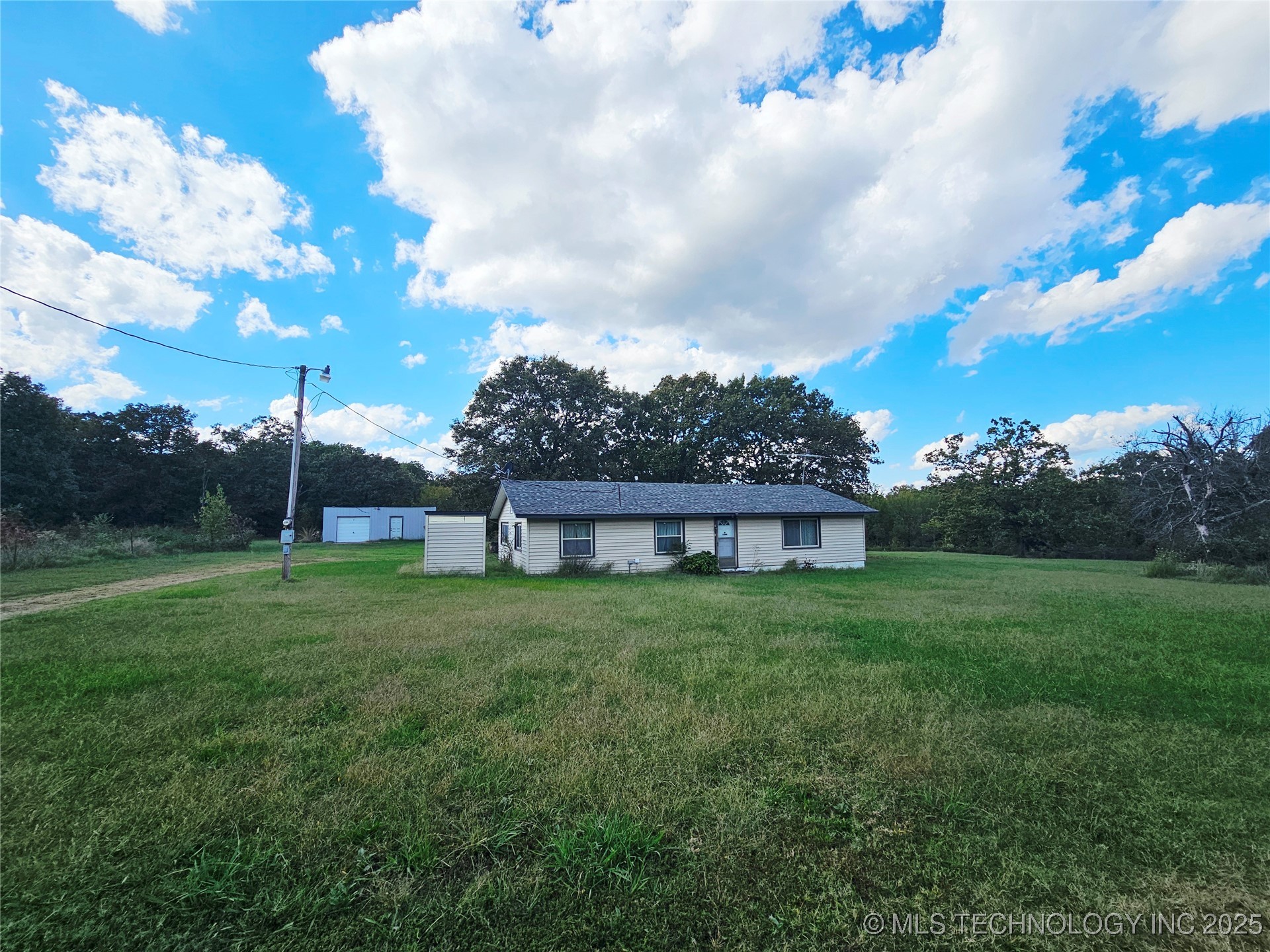 9212 S 443 Road Property Photo 25