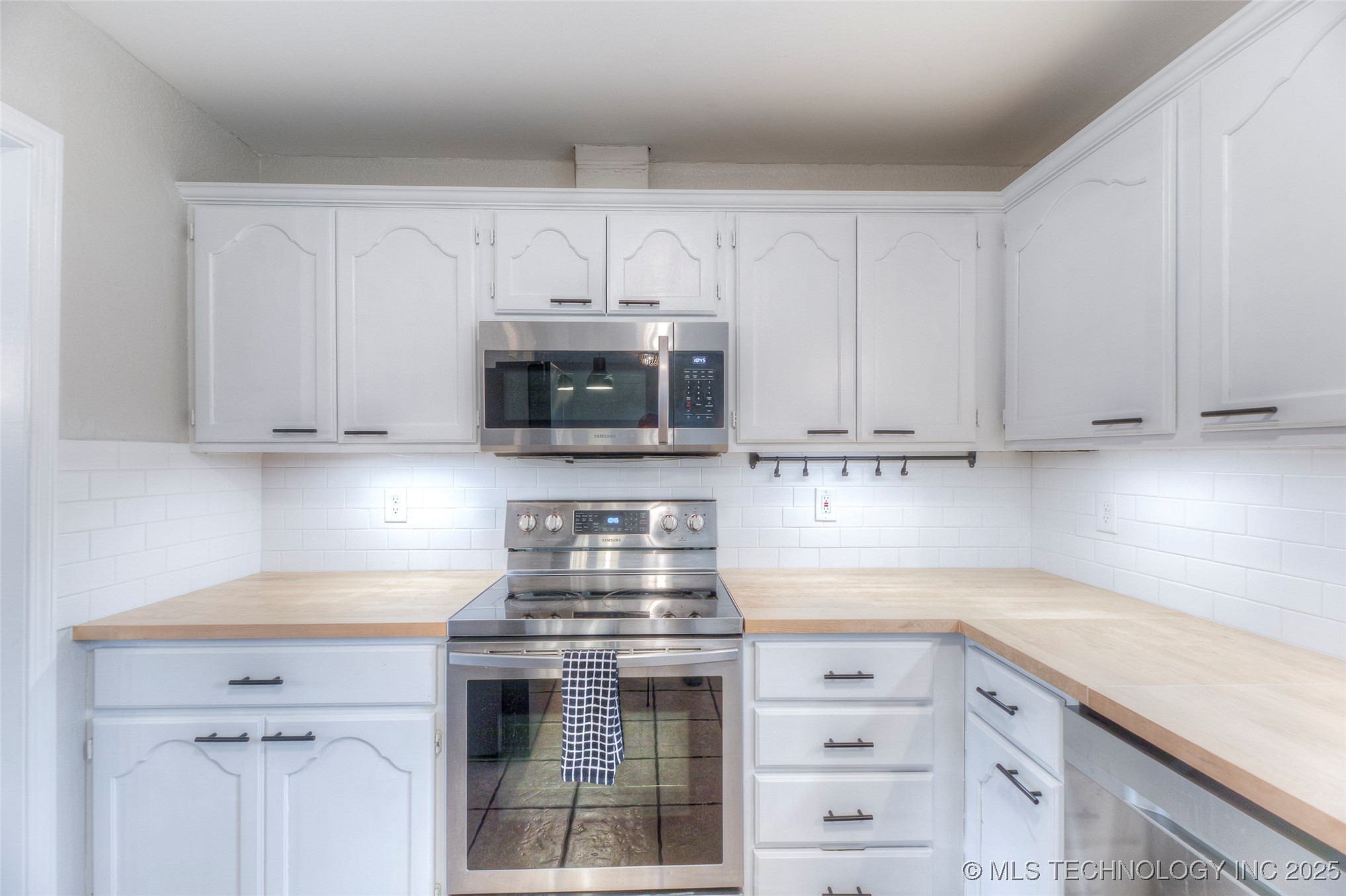 2008 W Dallas Street Property Photo 9