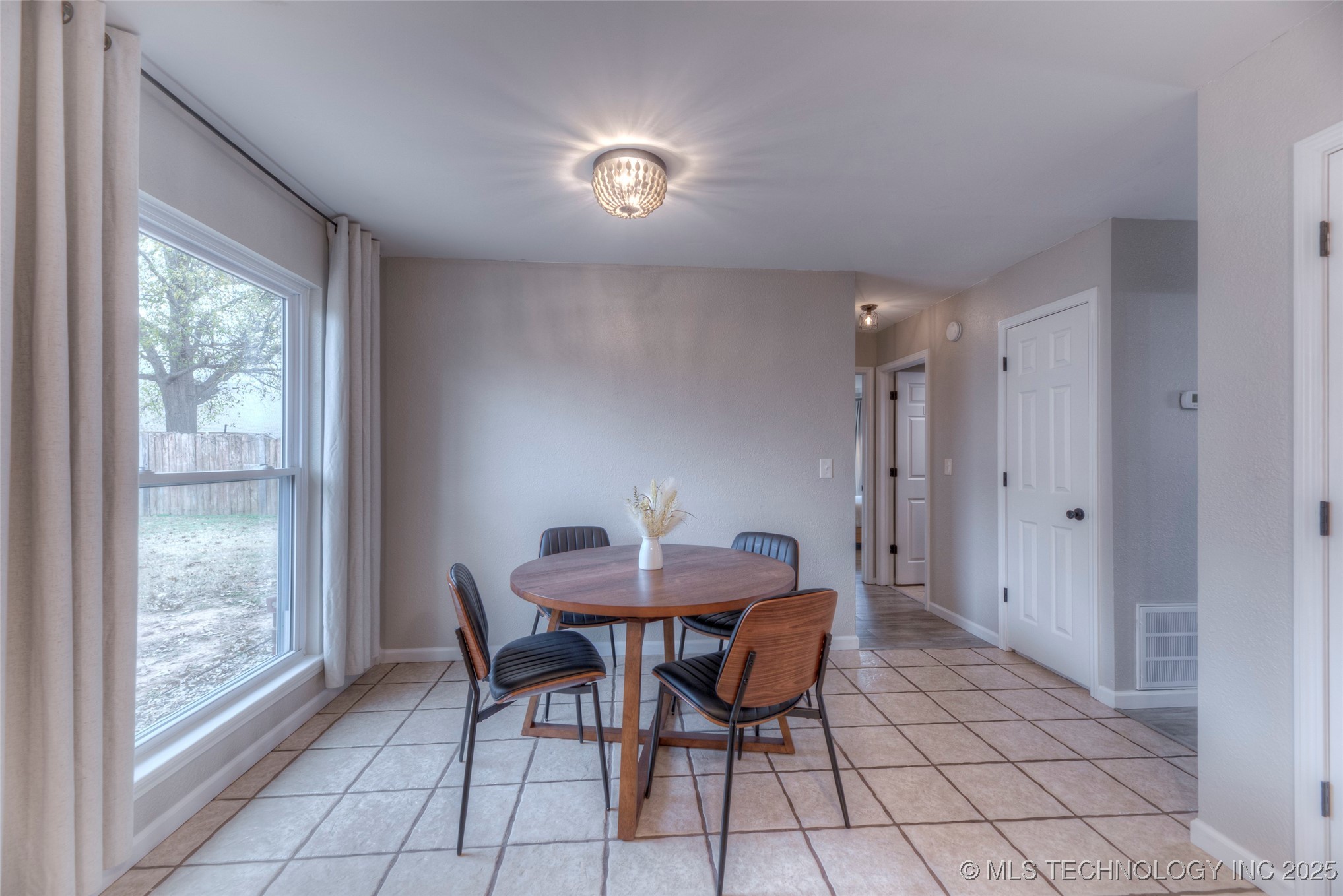 2008 W Dallas Street Property Photo 14