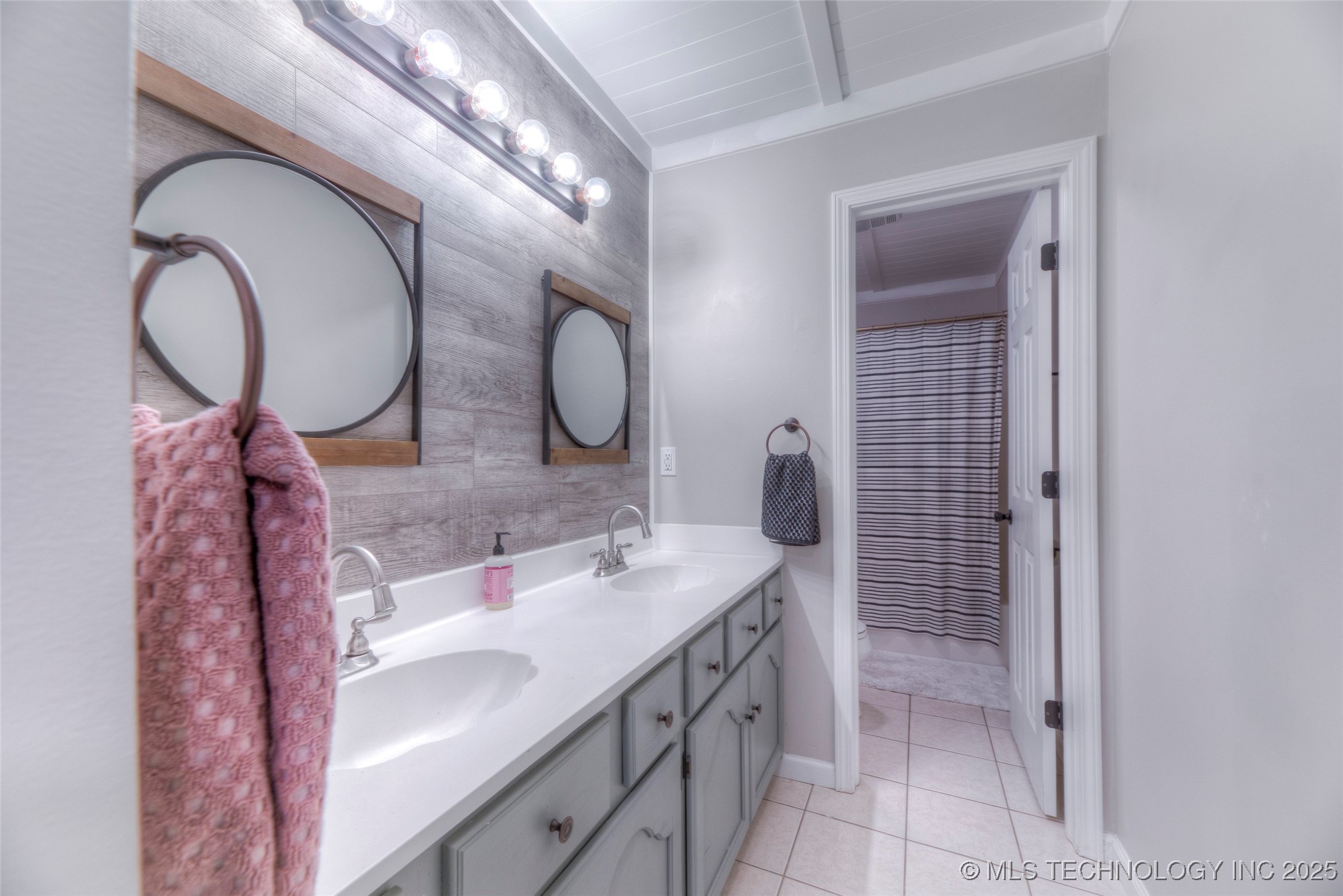 2008 W Dallas Street Property Photo 26