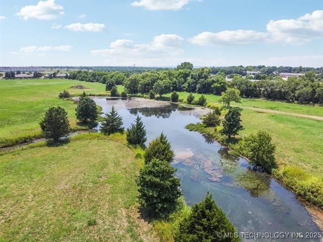 Hwy 60 Road Property Photo 1