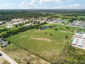 Hwy 60 Road Property Photo 6