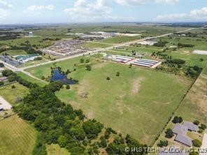 Hwy 60 Road Property Photo 7